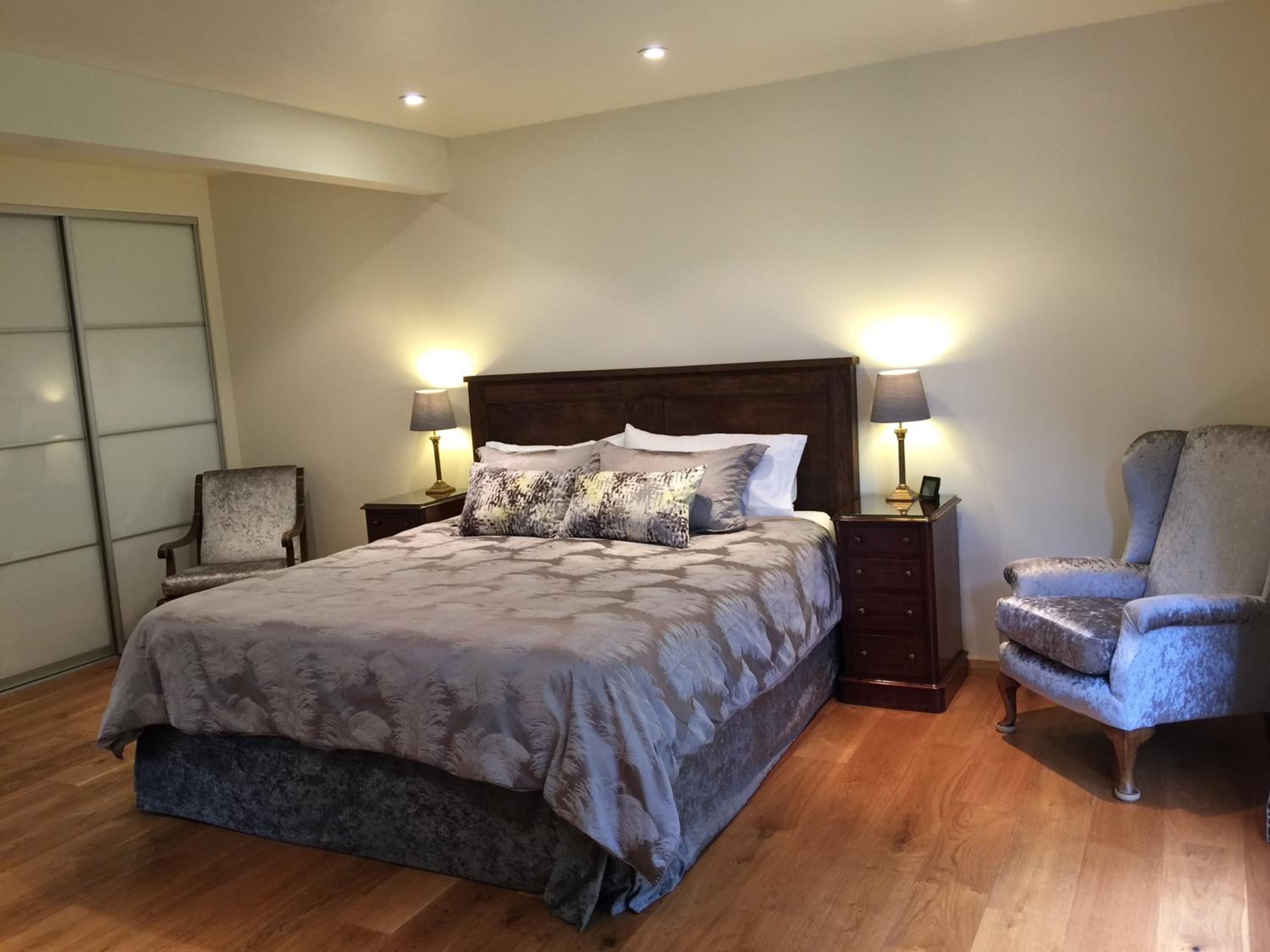 Super King Size Room with Woodland View photo 1