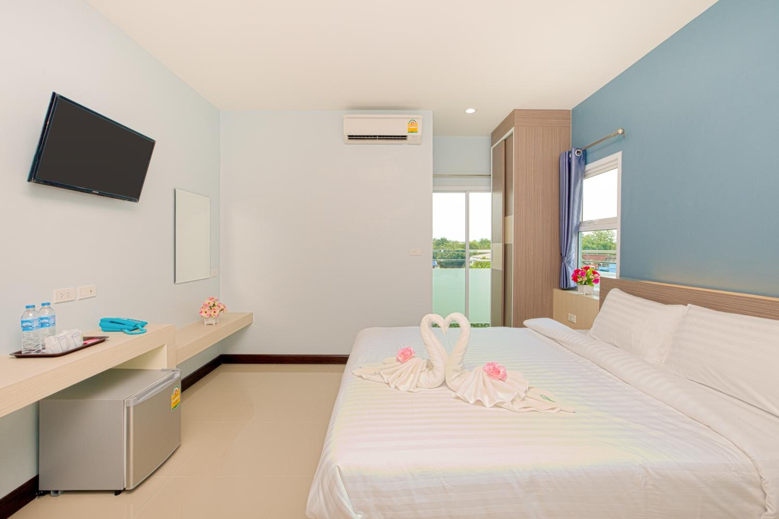 Deluxe Double or Twin Room photo 3