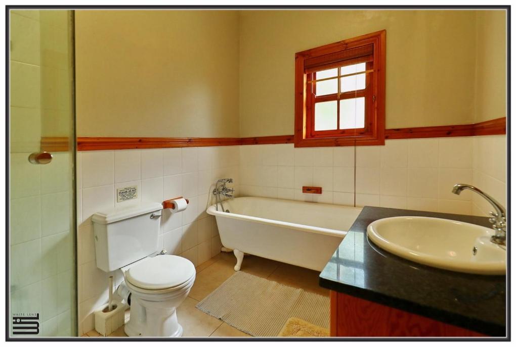 Four-Bedroom House - Photo 19