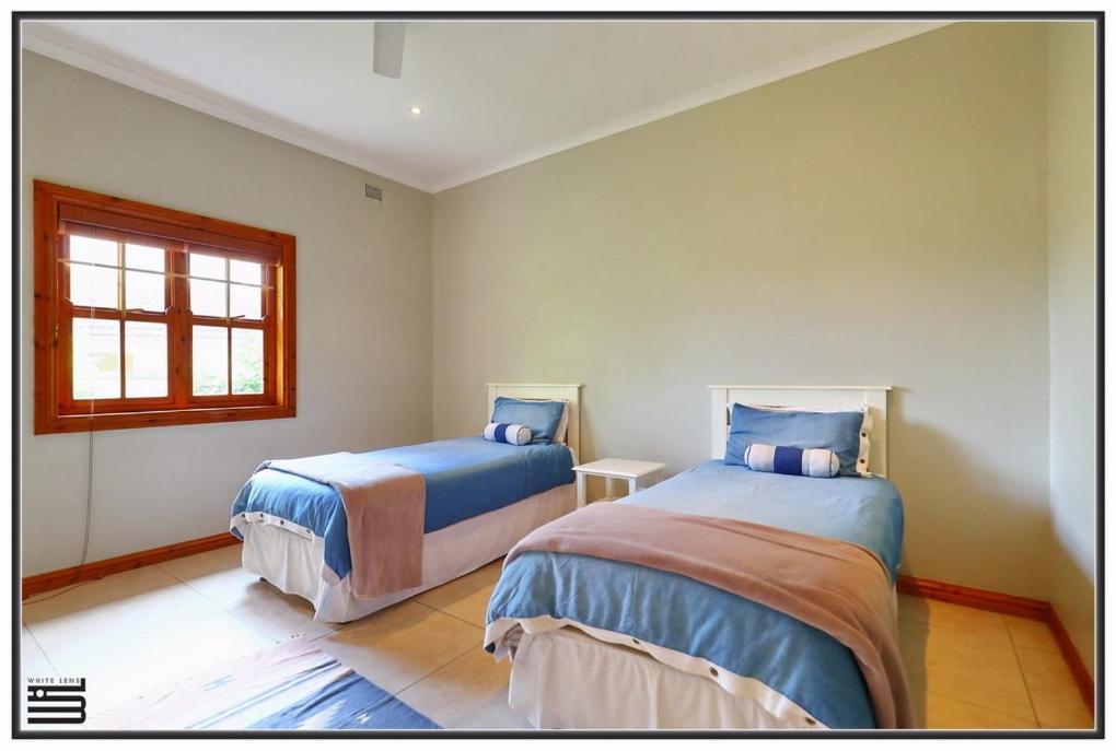 Four-Bedroom House - Photo 18