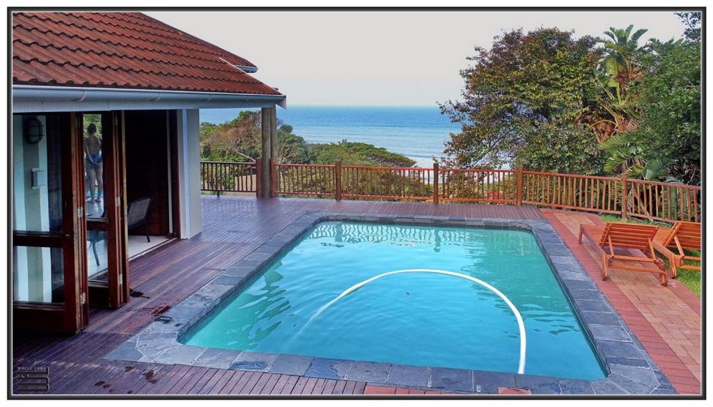 Four-Bedroom House - Photo 17
