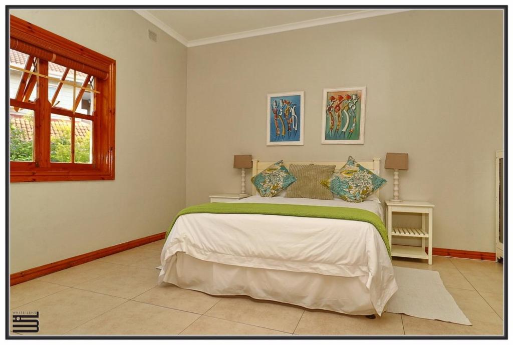 Four-Bedroom House - Photo 14