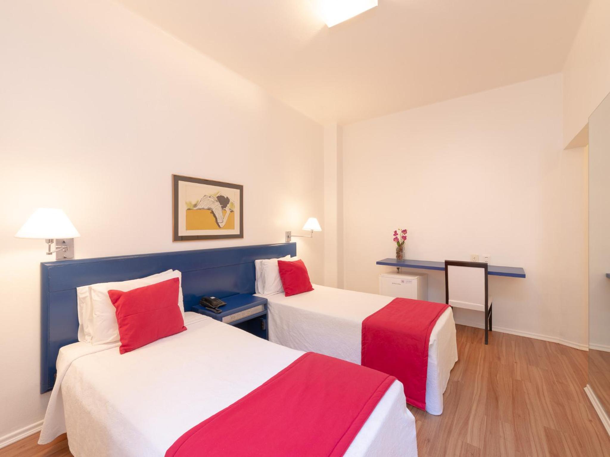 Hotel Normandie by Easy Plus — Twin Room