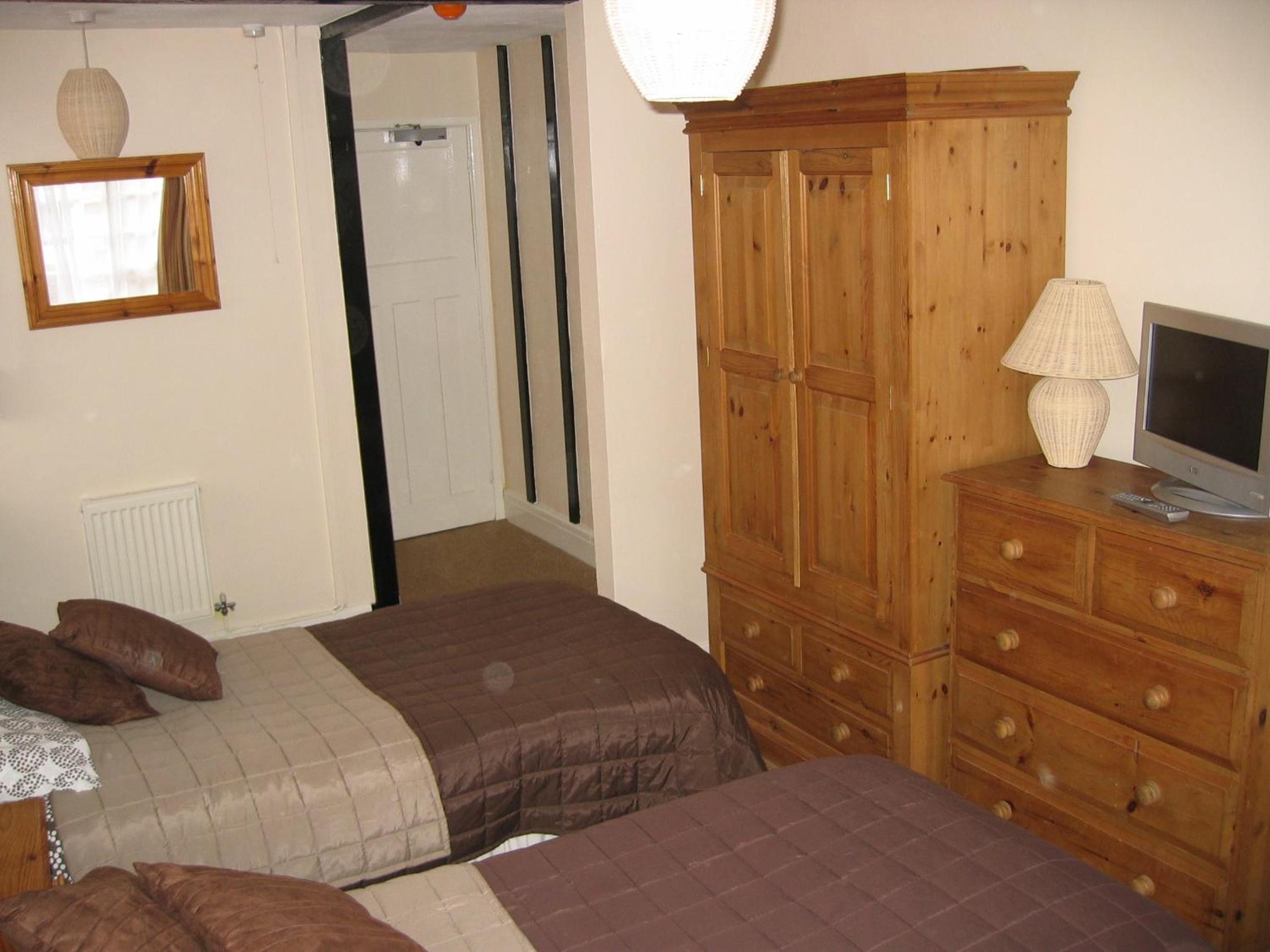 Twin Room - Photo 1