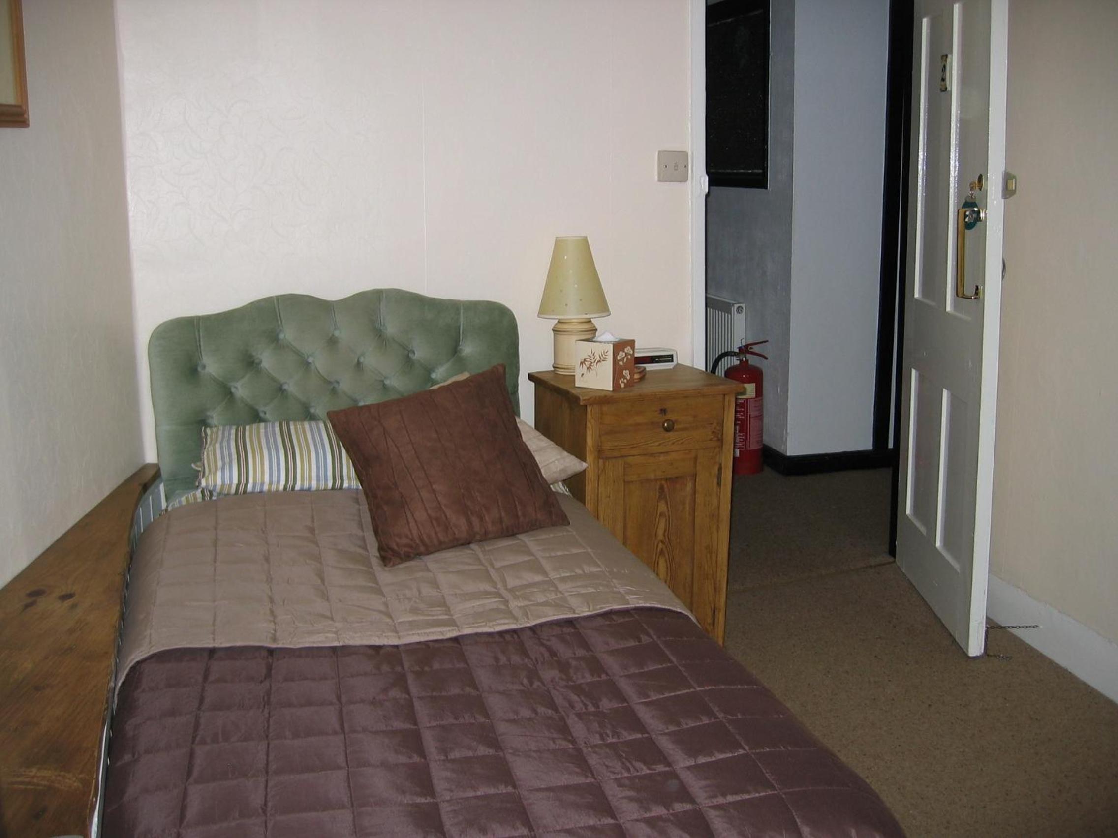 Single Room (not en suite) photo 2