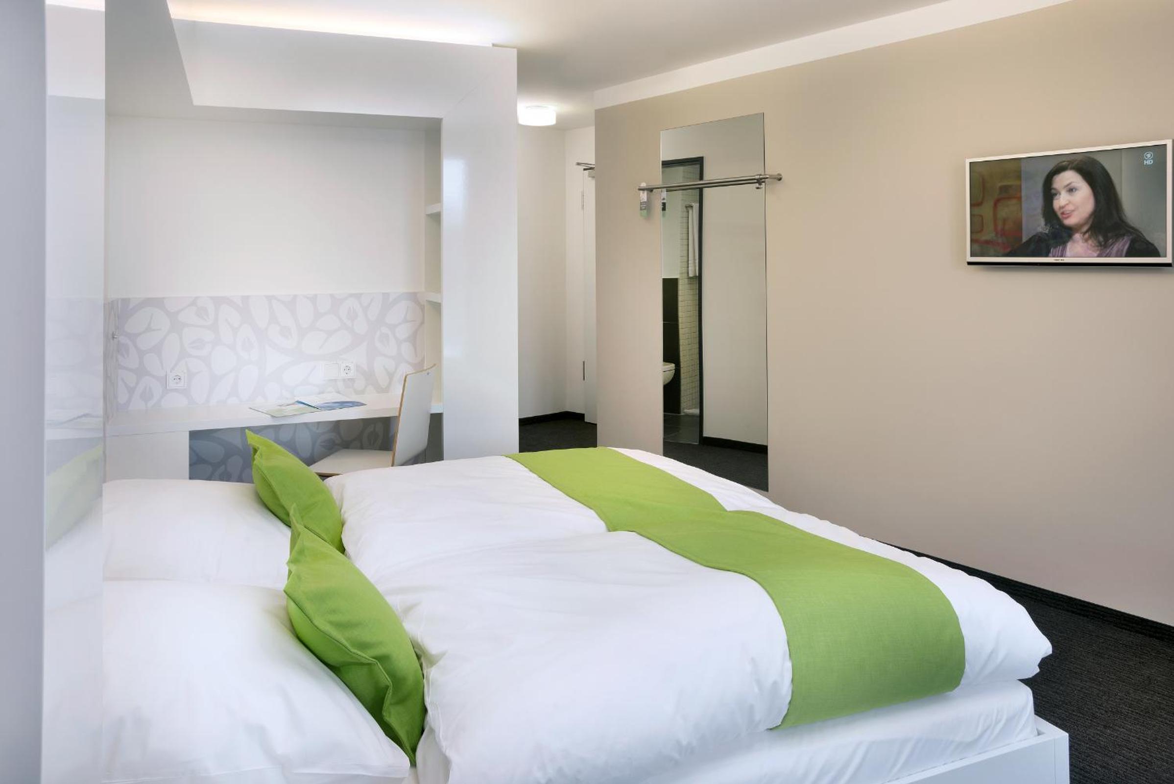 Standard Double Room - Photo 6