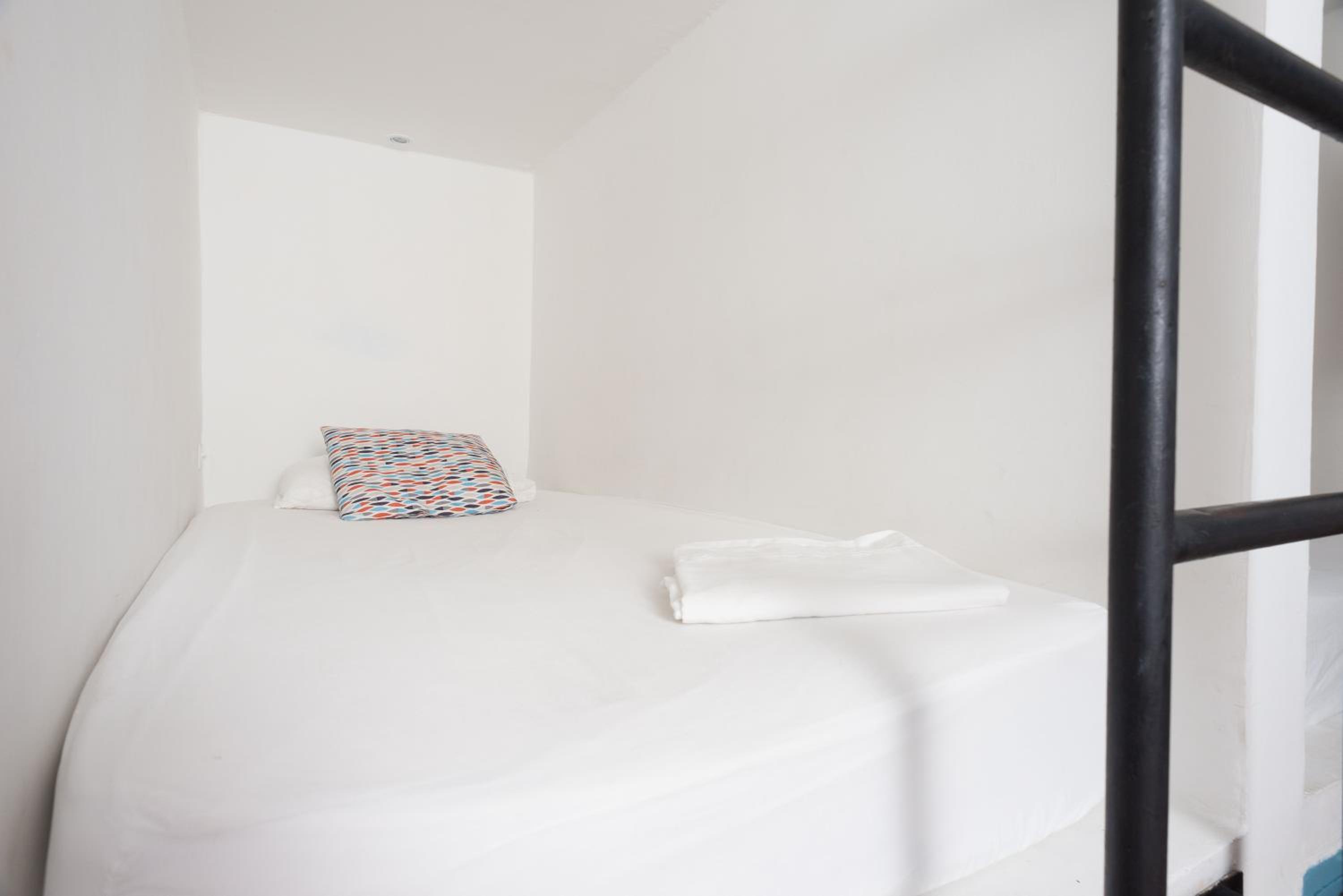 Single Bed in Dormitory Room photo 2