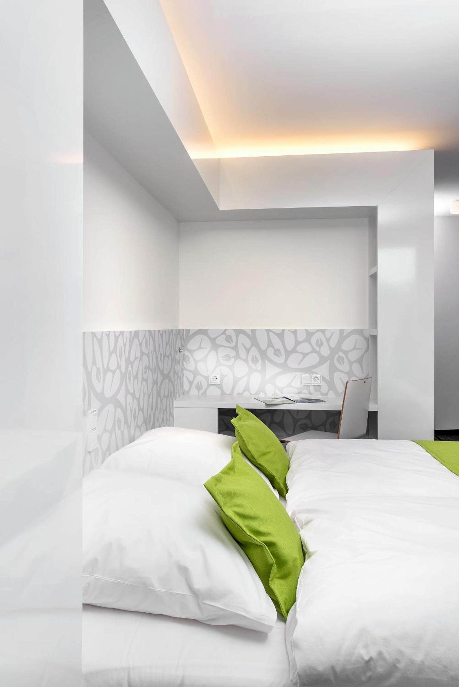 Standard Double Room - Photo 5