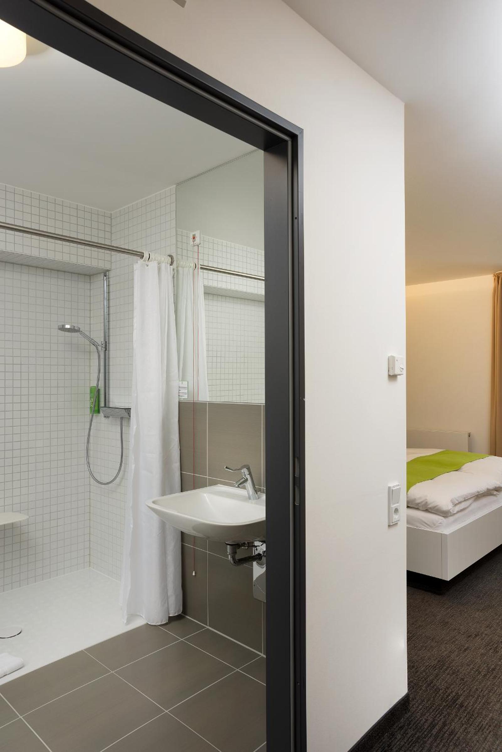 Double Room - Disability Access - Photo 6