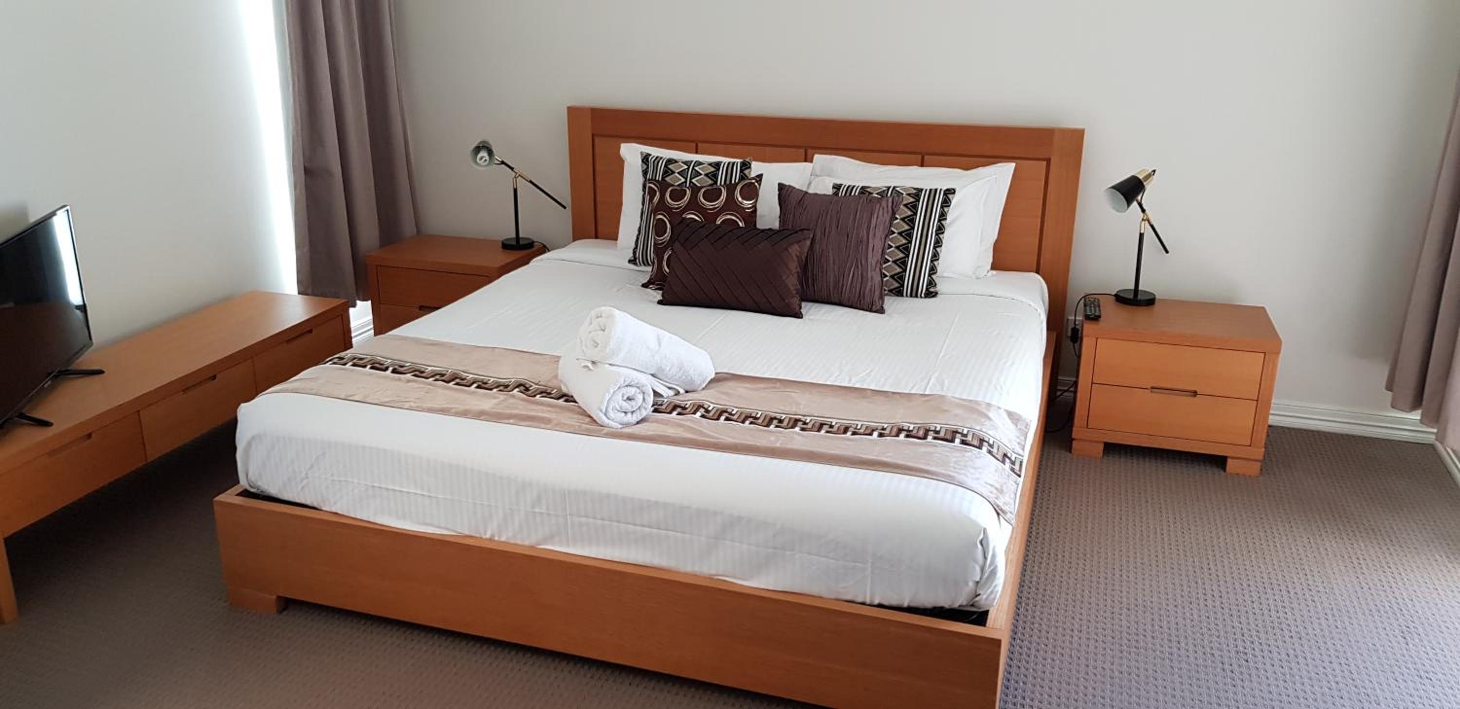 One-Bedroom Rooftop Apartment Mariner with Ocean View