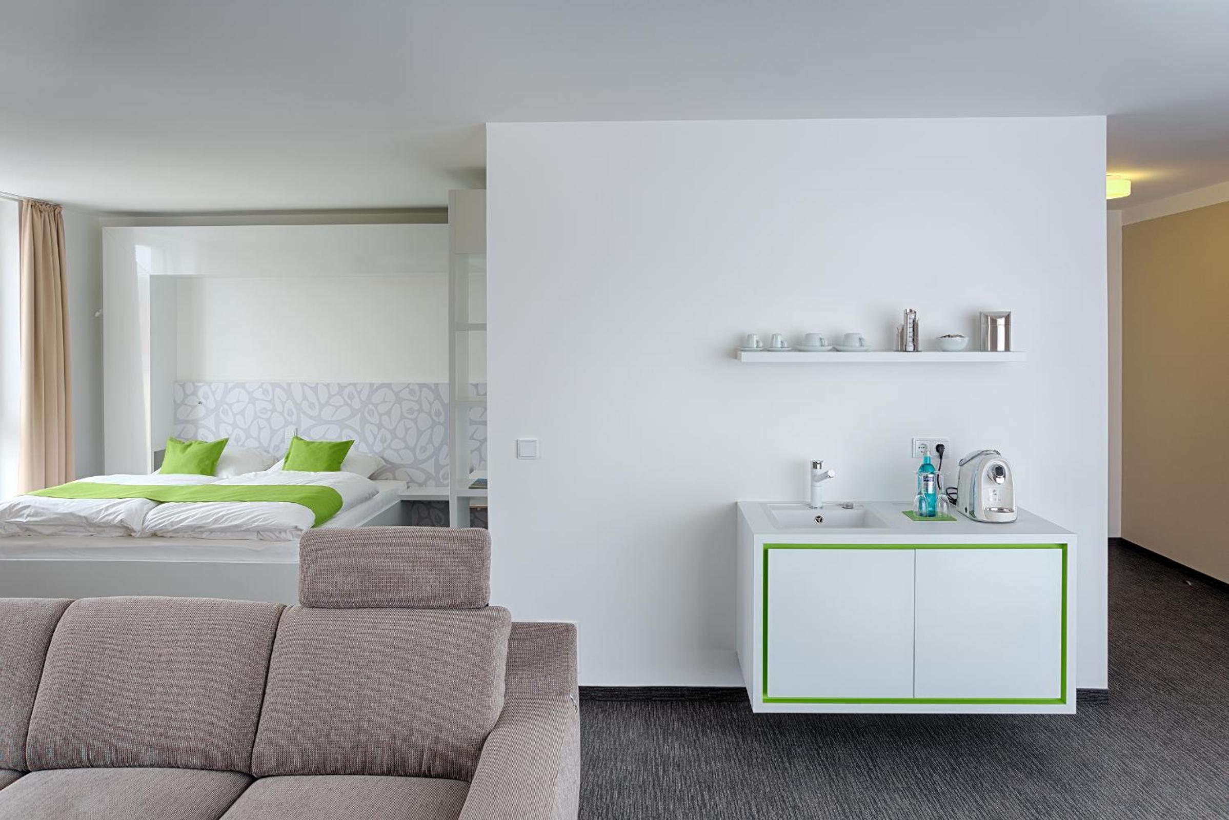 Suite - Photo 8