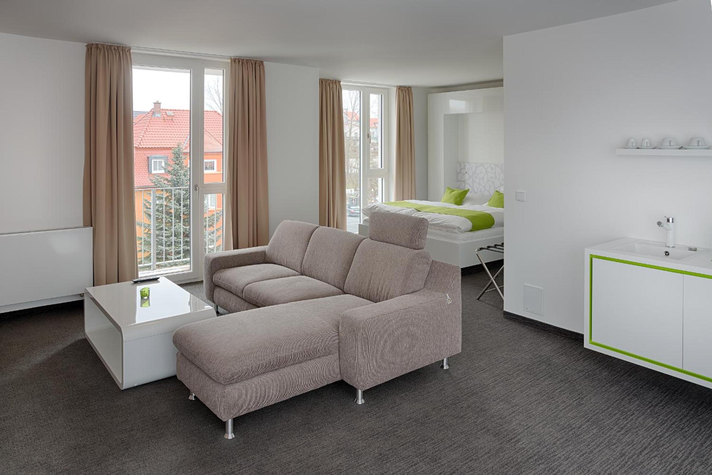 Suite - Photo 5