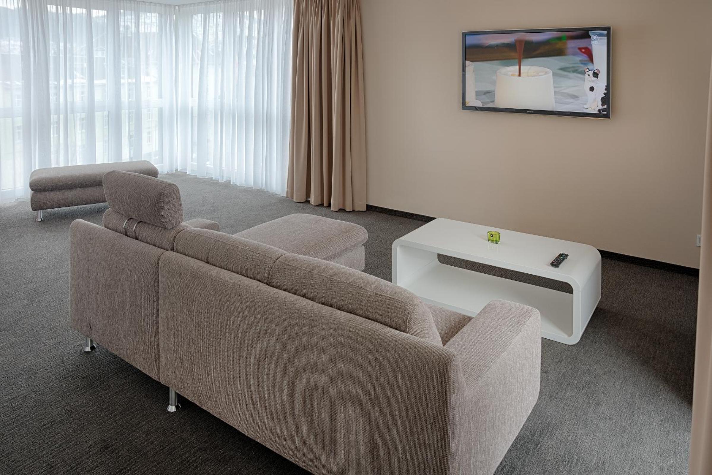 Suite - Photo 4