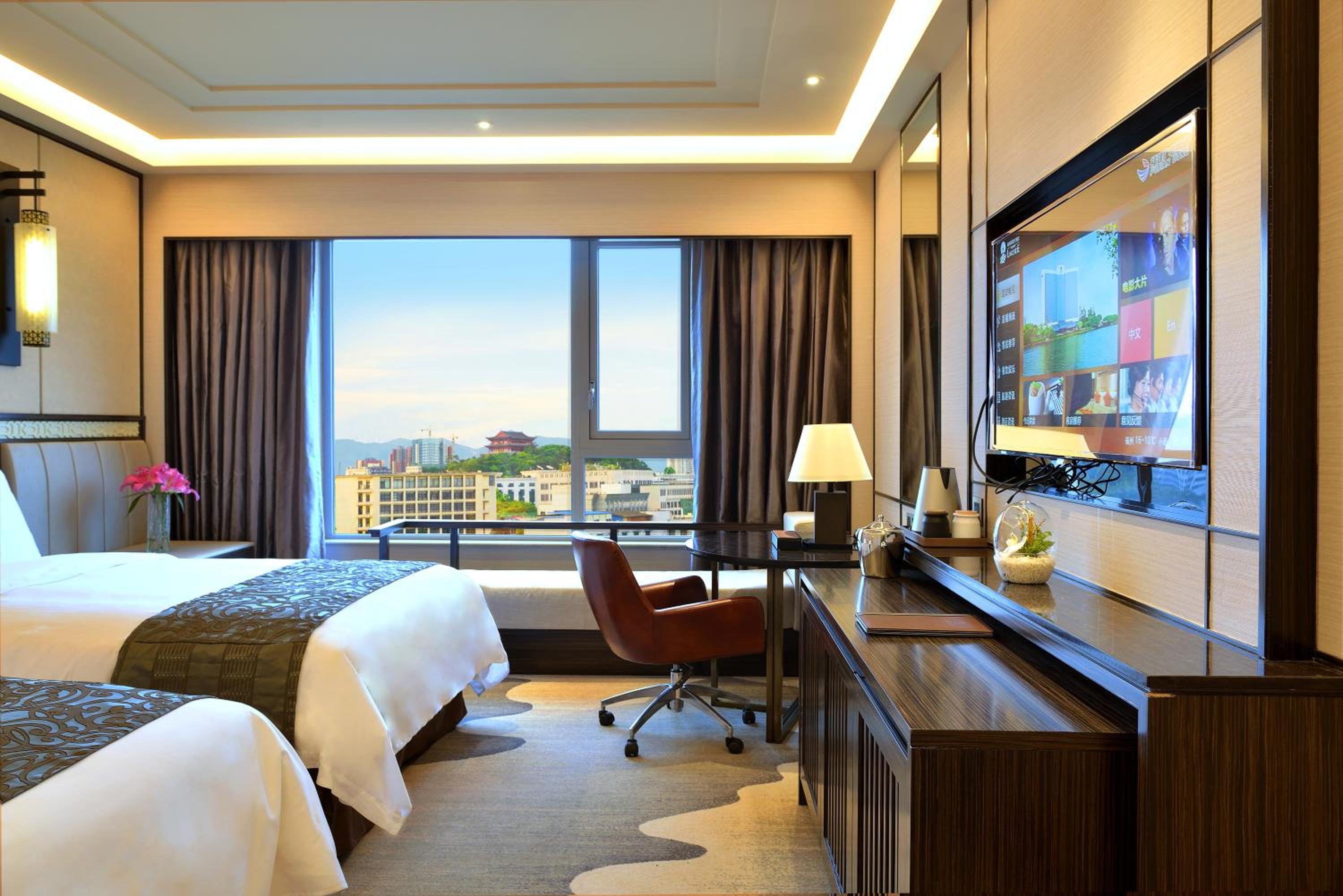 Deluxe Twin Room with City View photo 2