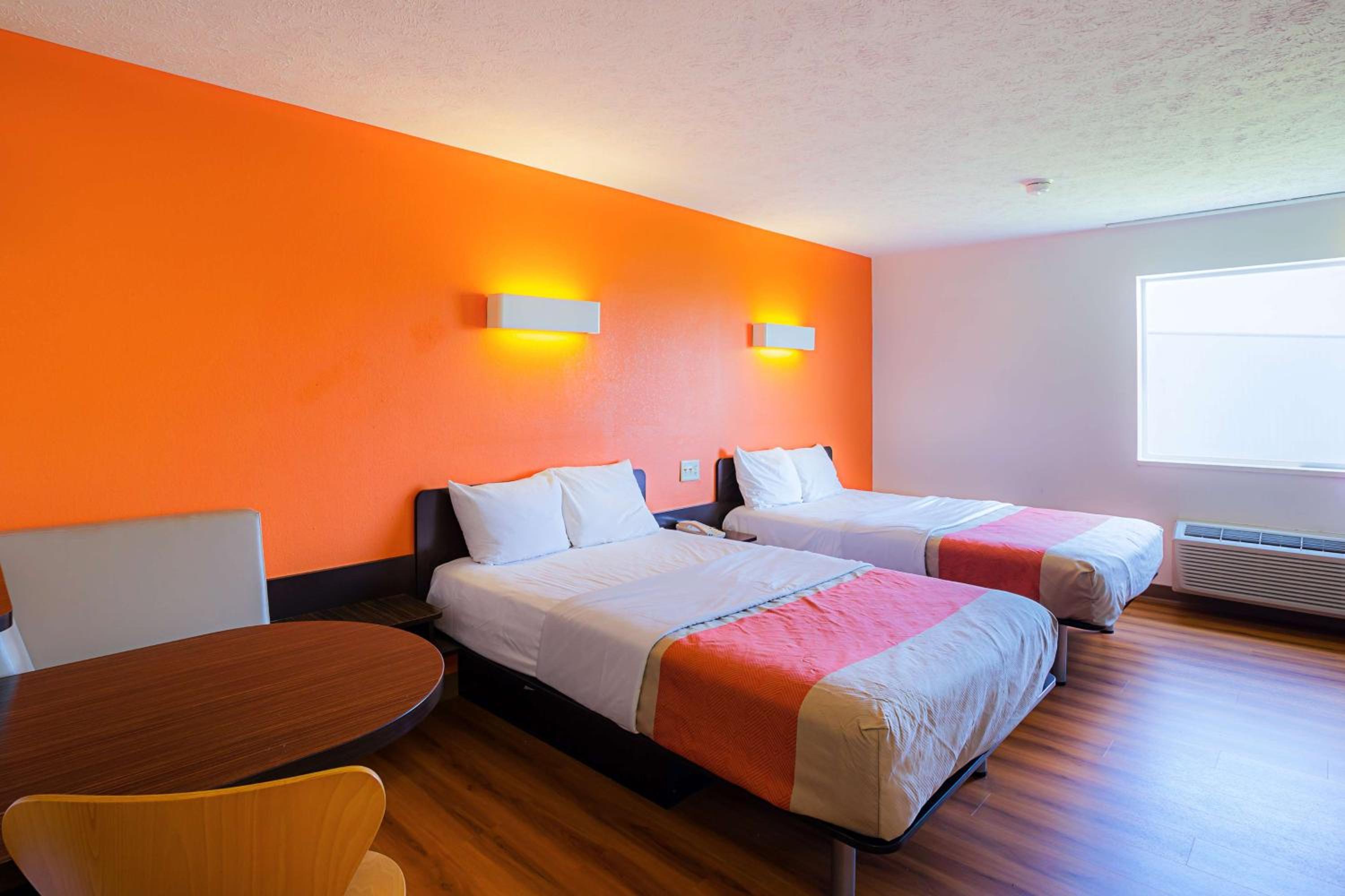 Quadruple Room - Non-Smoking - Photo 4