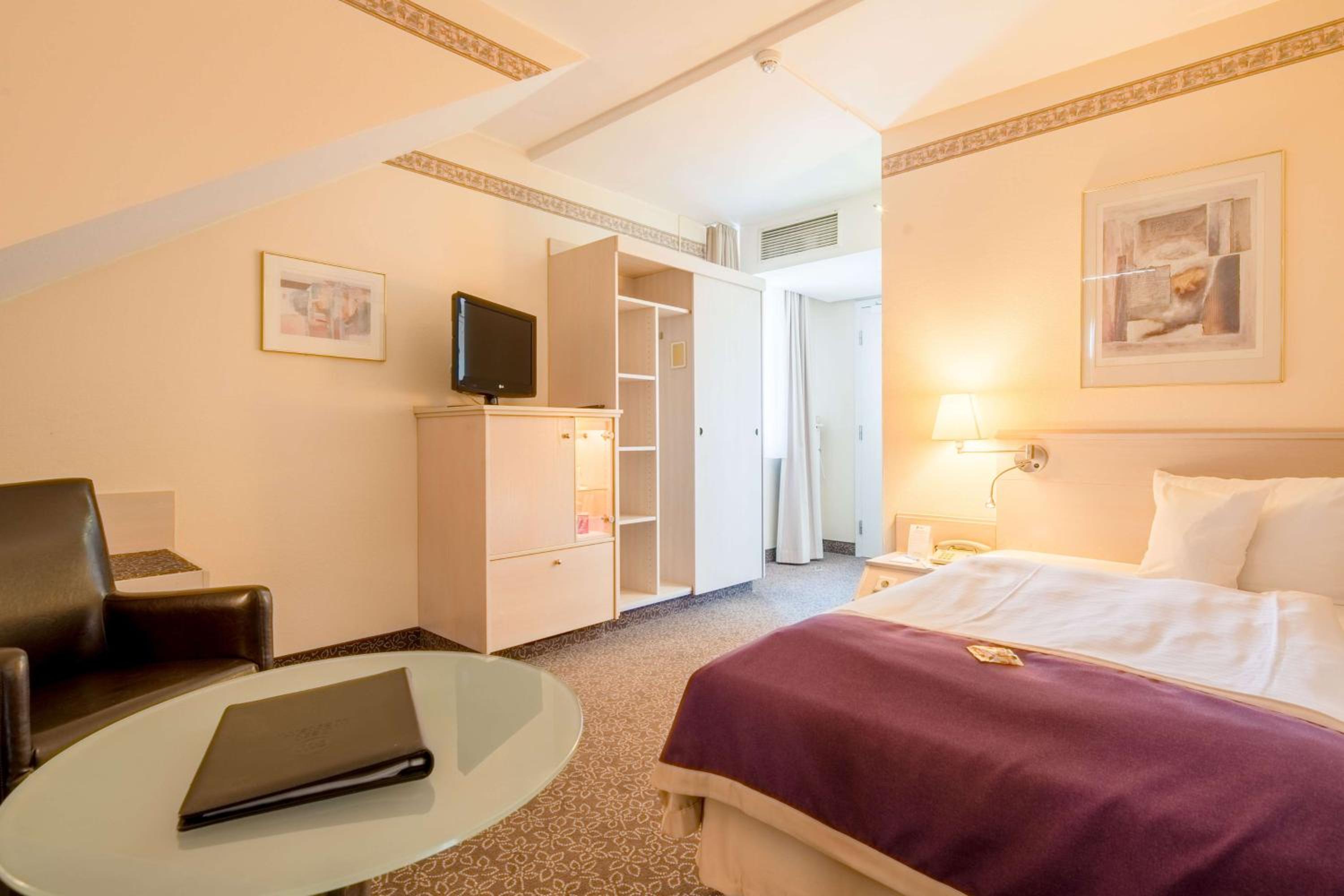 Business Single Room with Single Bed photo 3