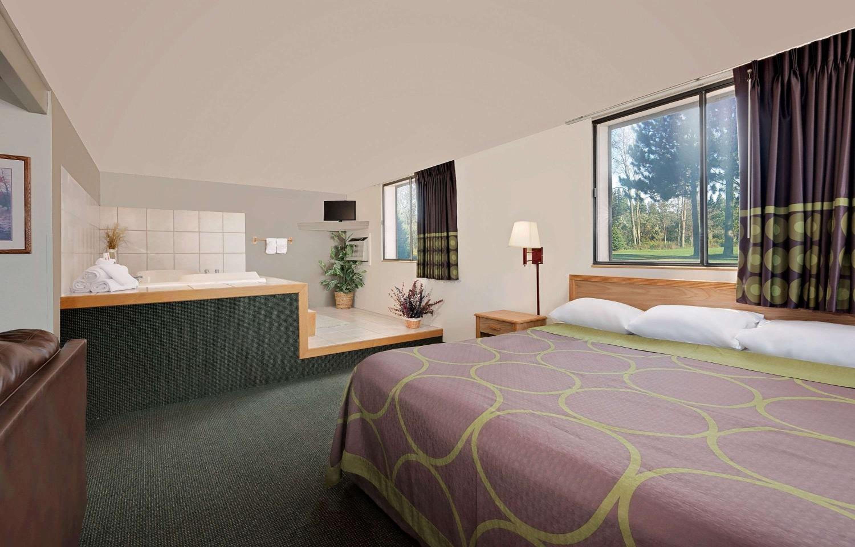 King Room with Spa Bath photo 2