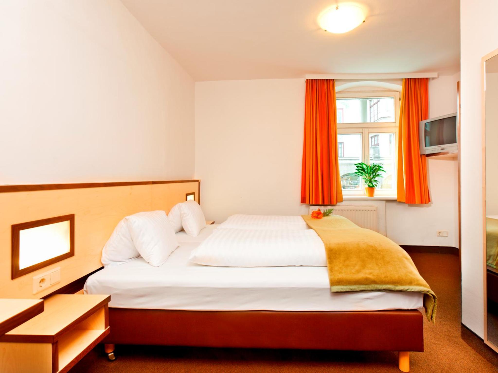 Double or Twin Room - Photo 3