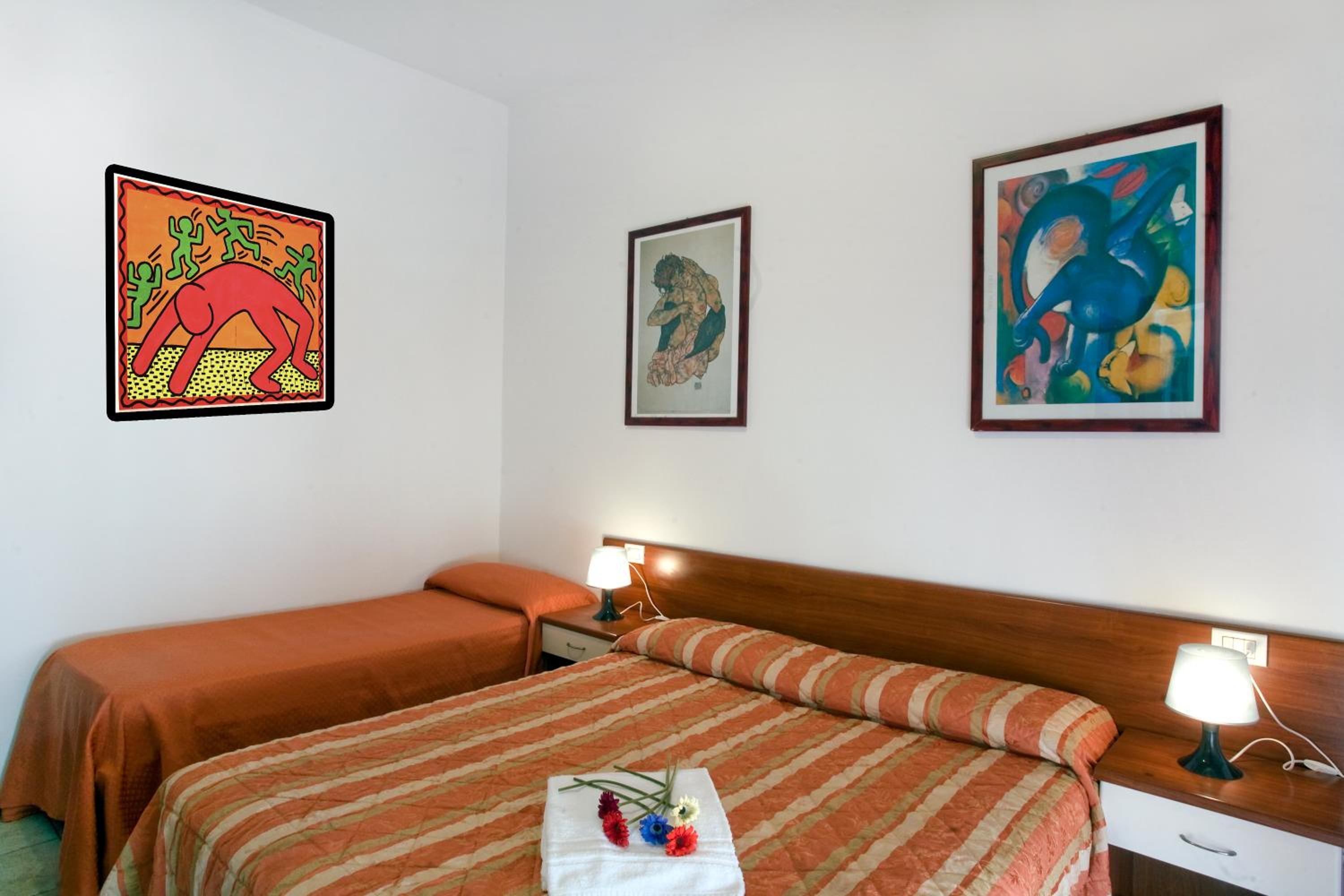 One-Bedroom Apartment (4 Adults) - Photo 4