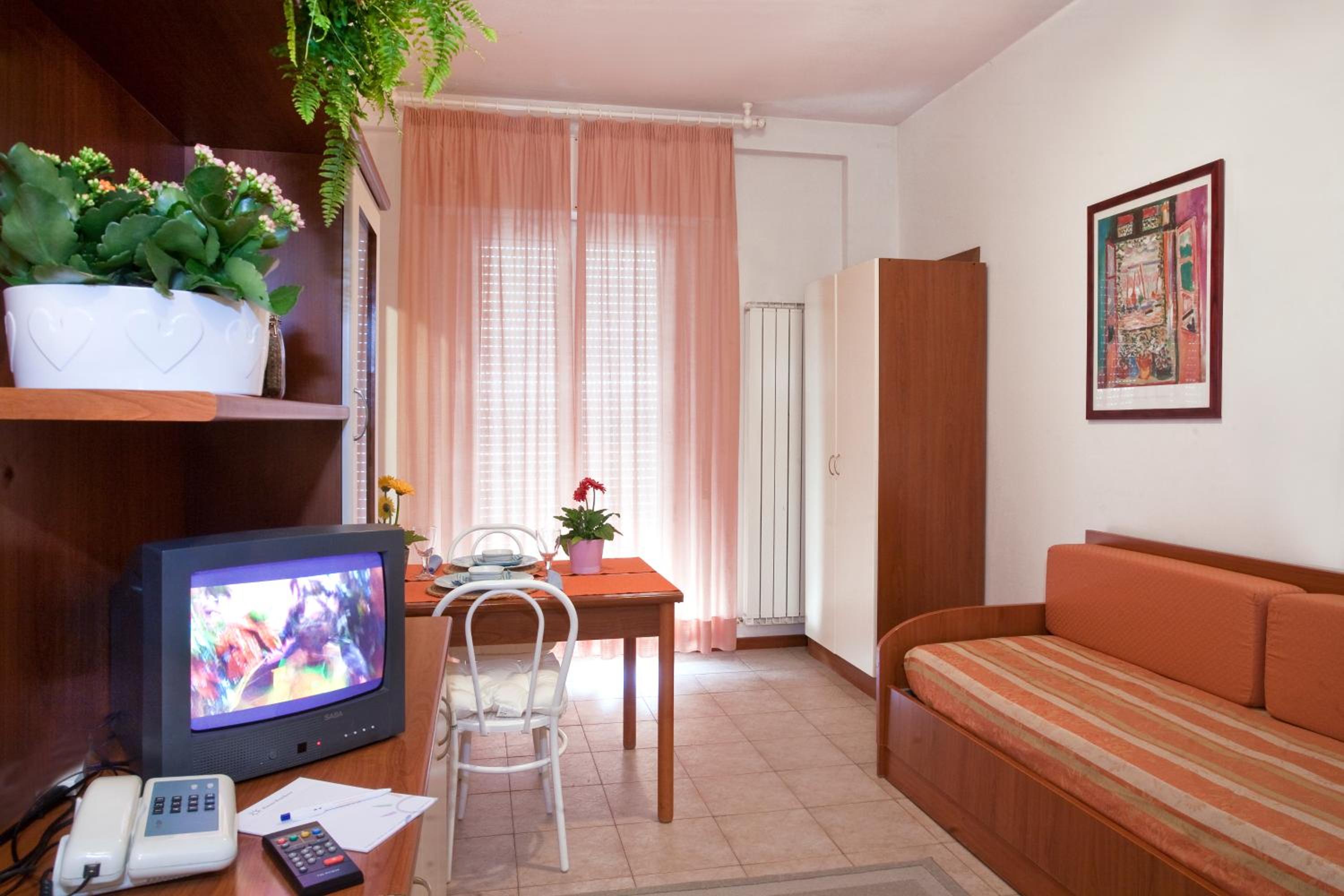 One-Bedroom Apartment (4 Adults) - Photo 5