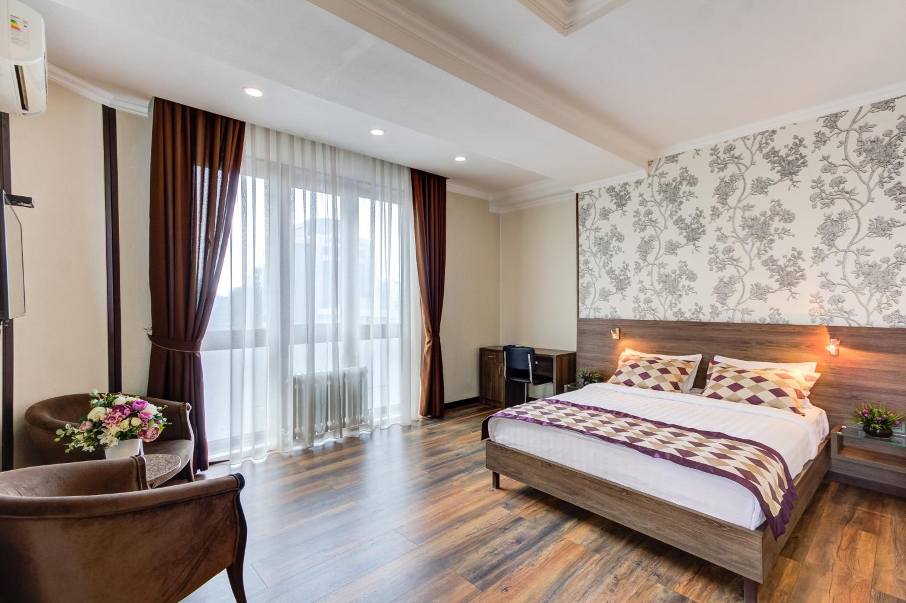 Suite photo 1