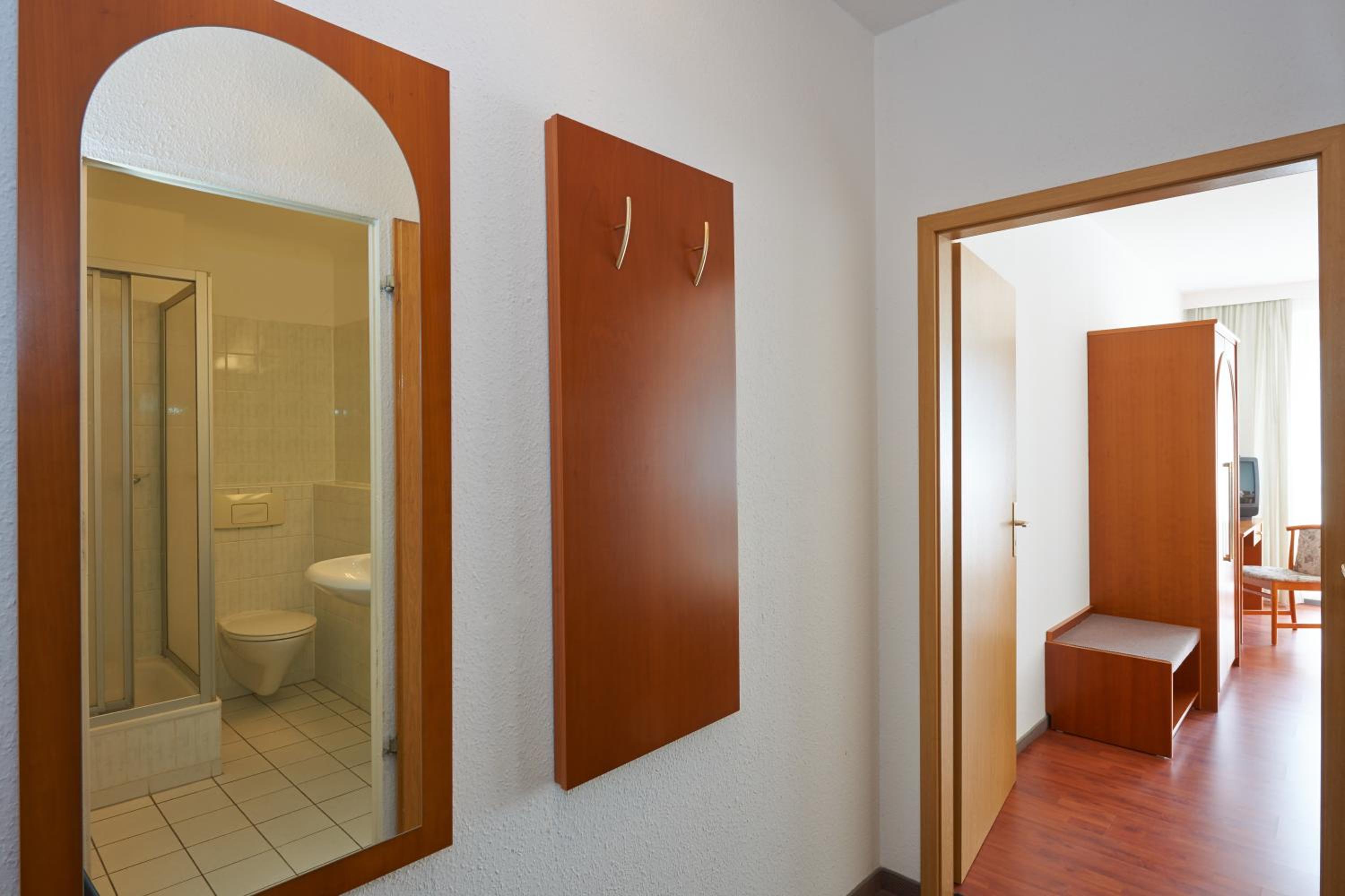 Double Room - Photo 8