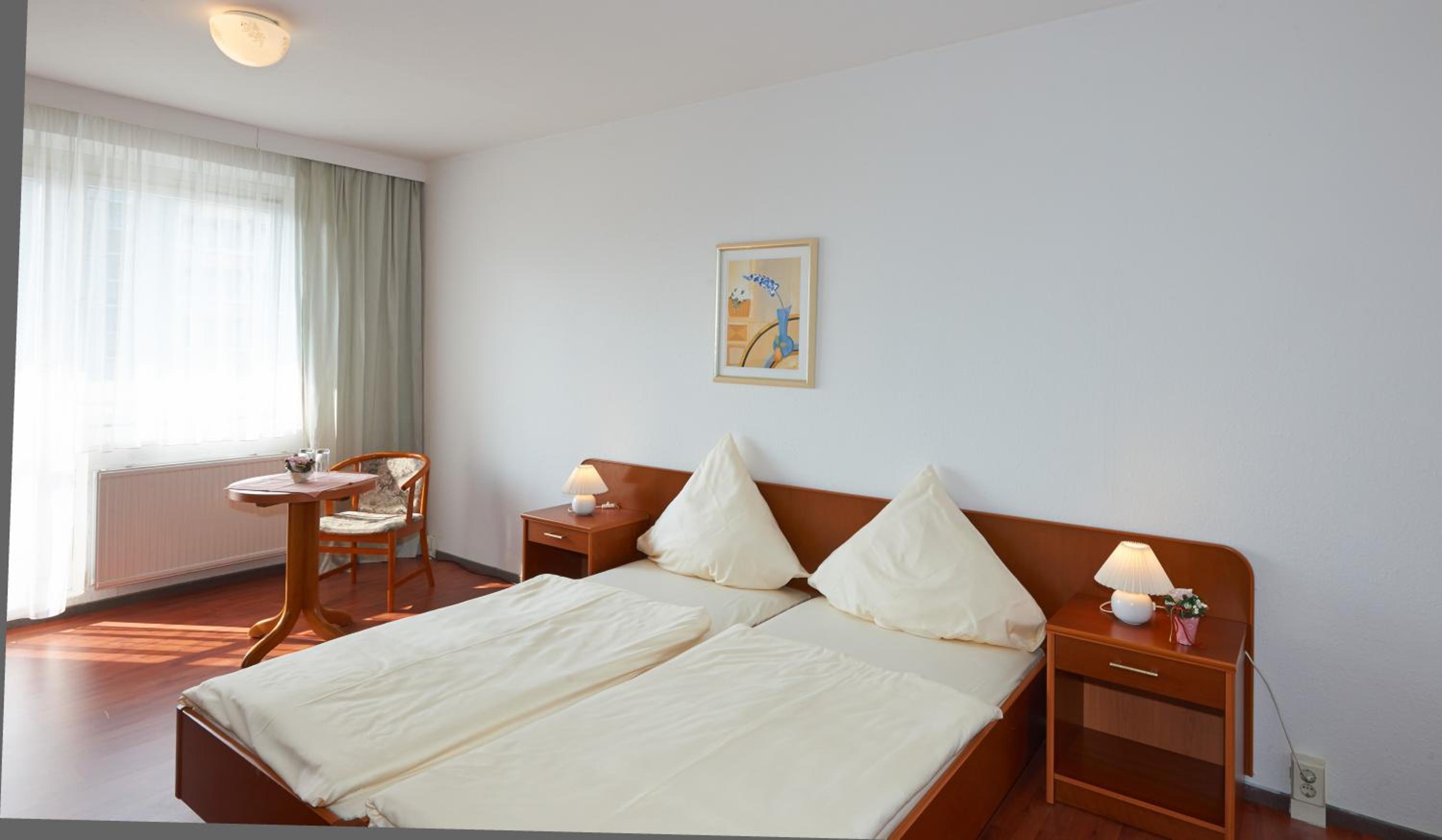Double Room - Photo 7