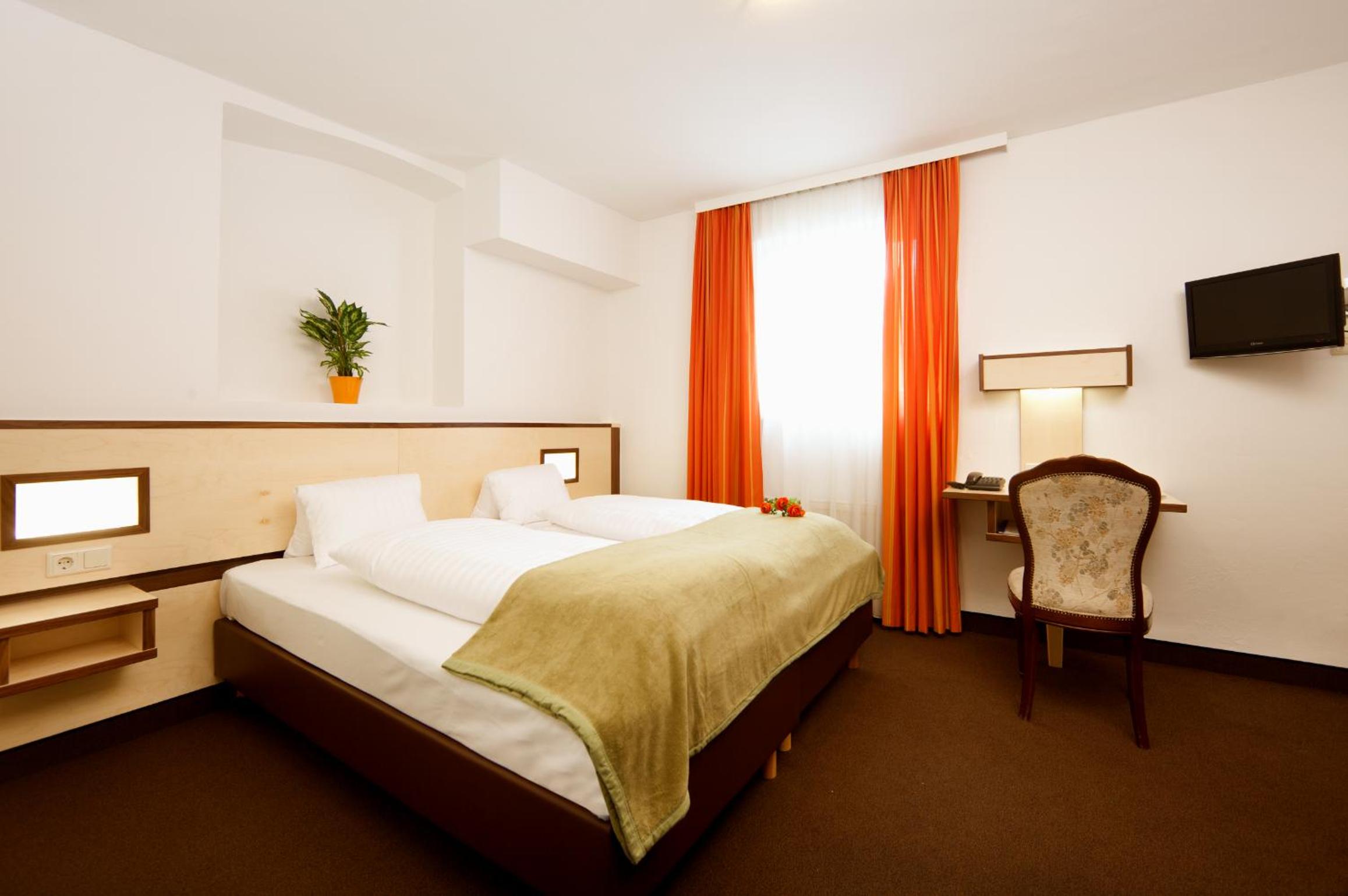 Double or Twin Room - Photo 1
