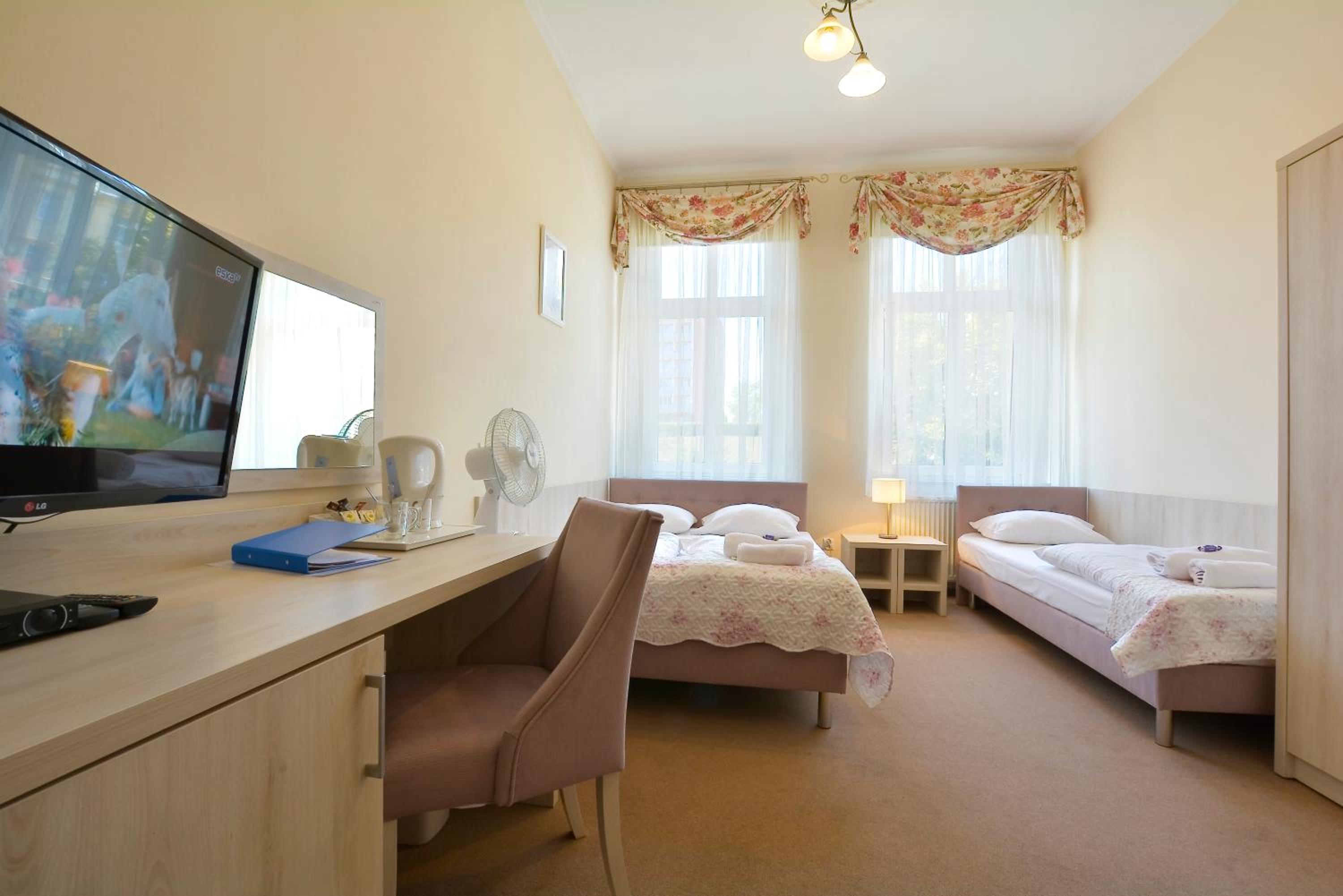 Triple Room with Bathroom