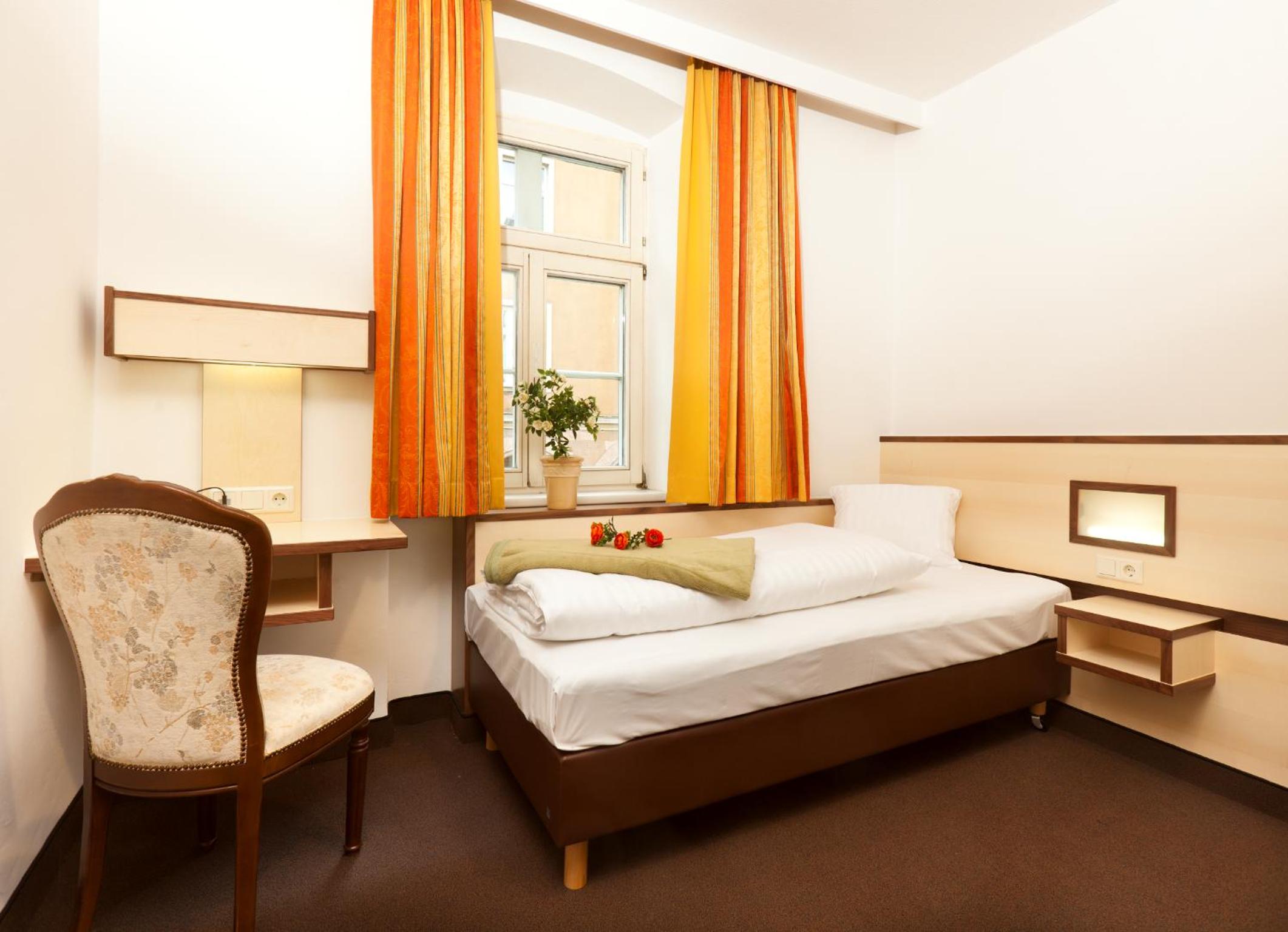 Single Room photo 2