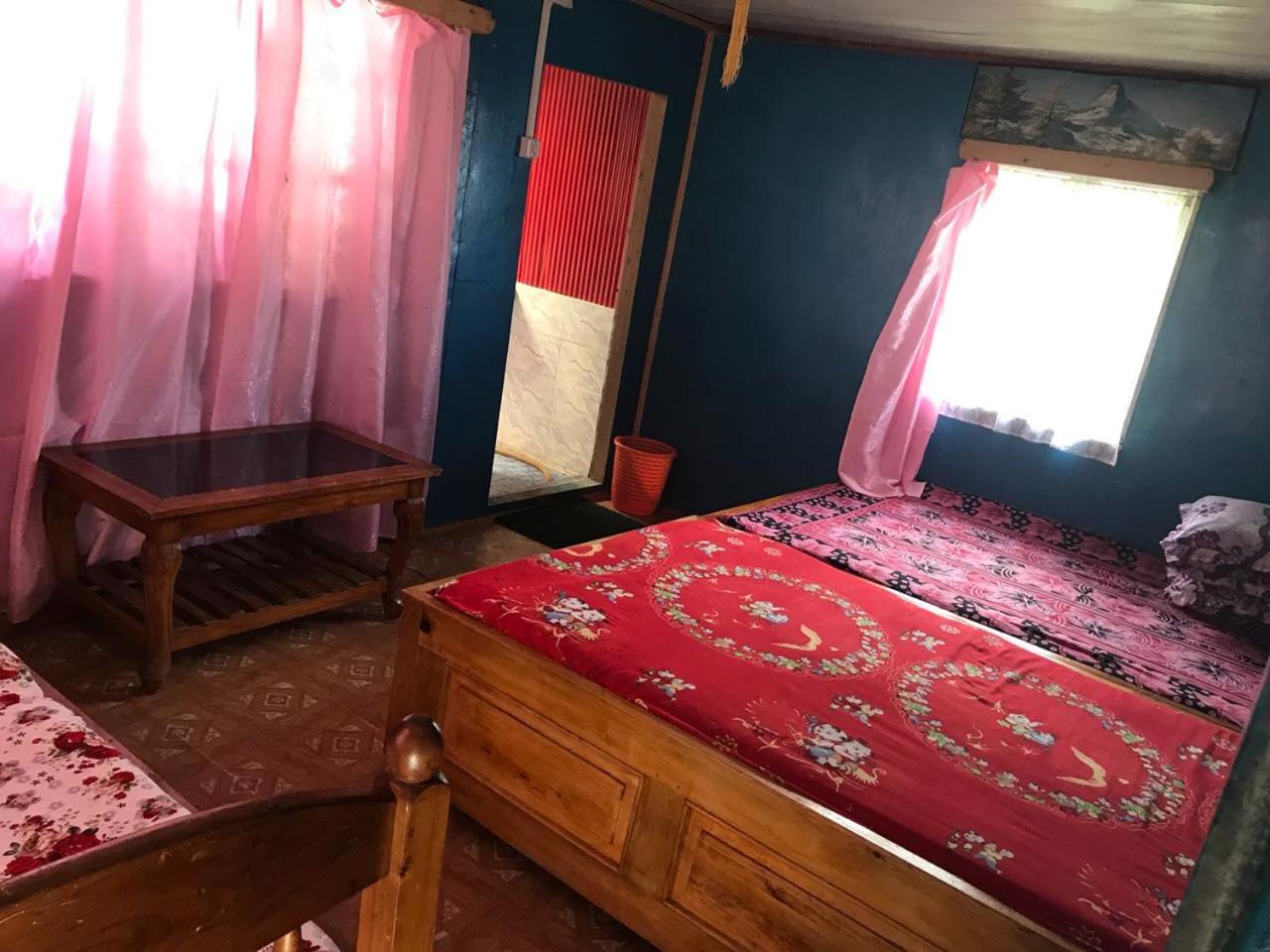 8-Bed Mixed Dormitory Room photo 3