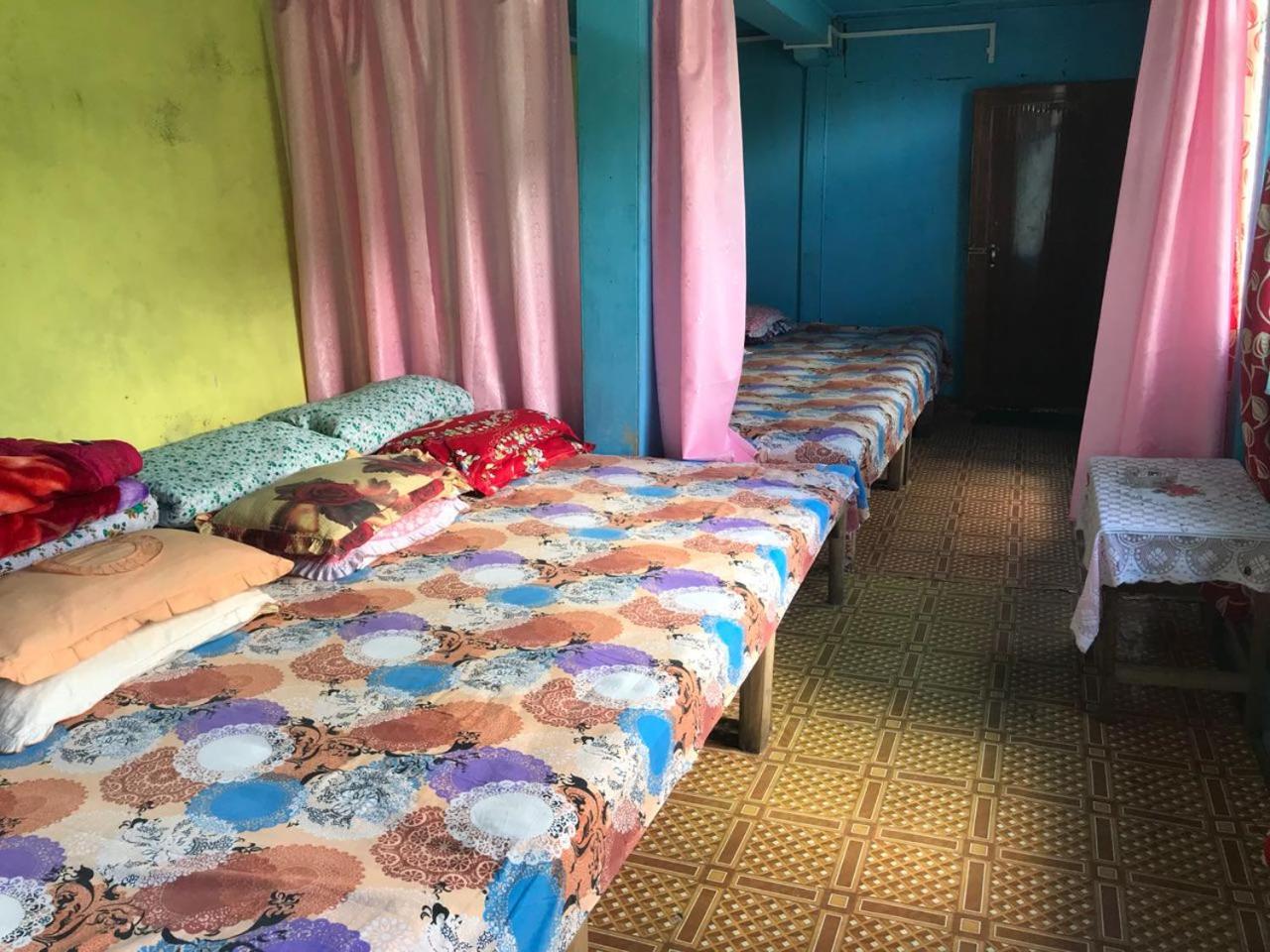 8-Bed Mixed Dormitory Room photo 2