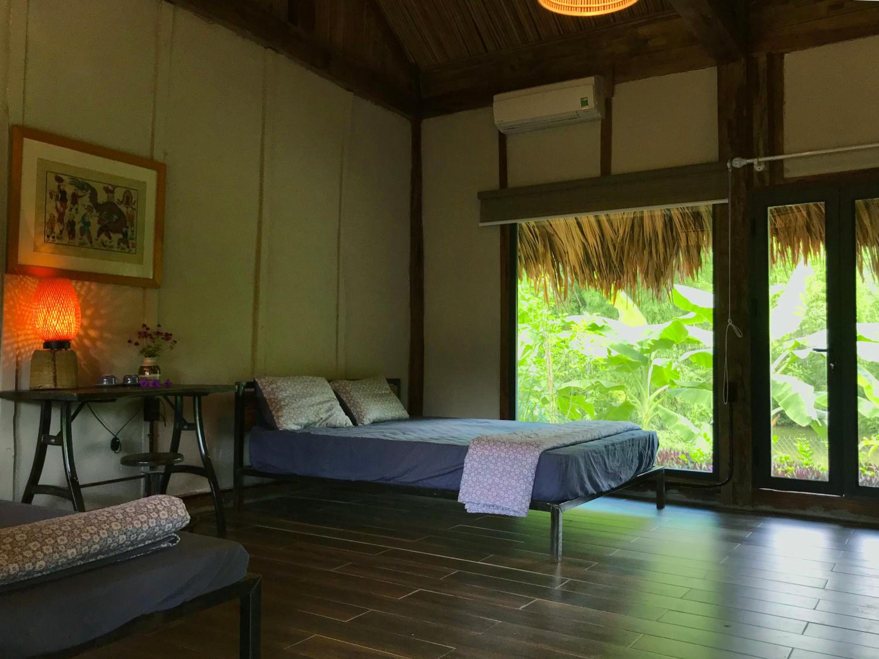 Bungalow with Garden View
