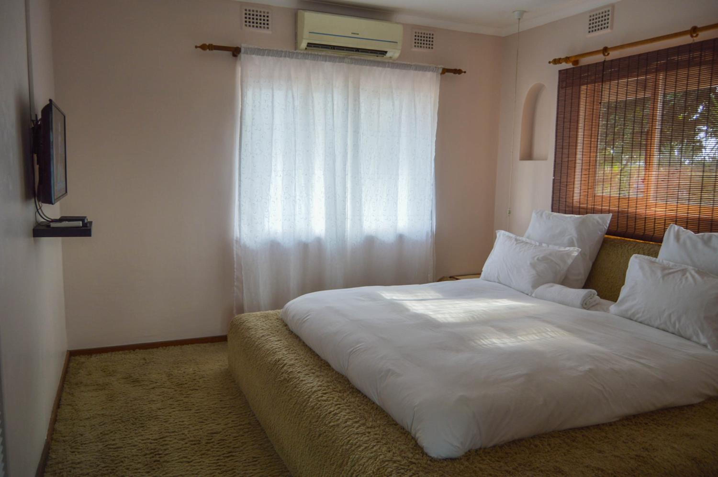 Standard Triple Room - Photo 4