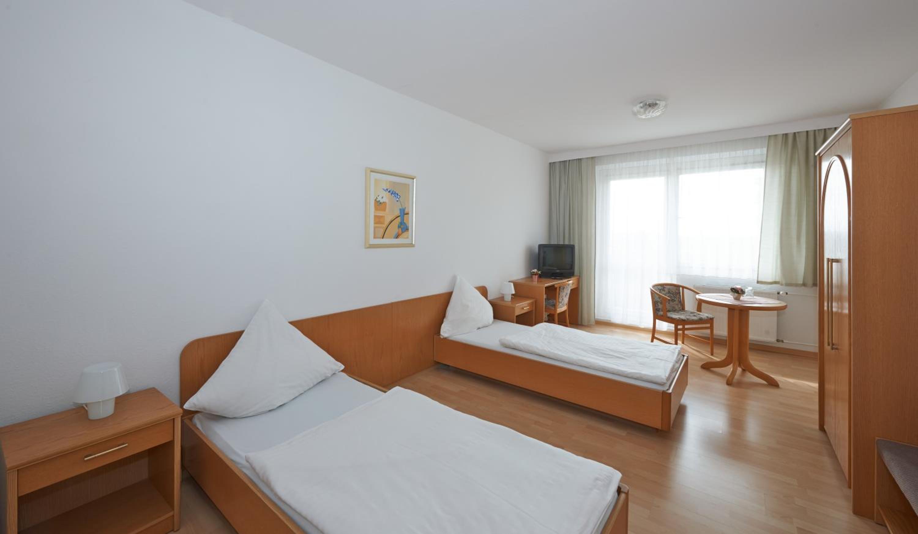 Two-Bedroom Apartment - Photo 2