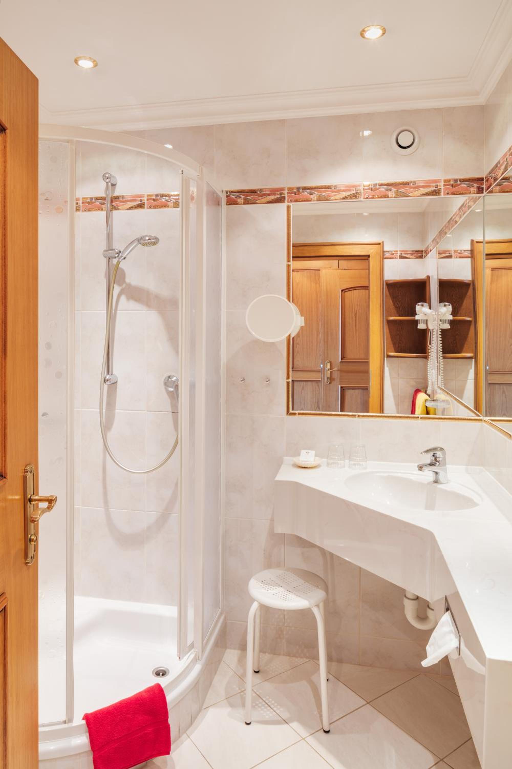 Standard Double Room - Photo 2