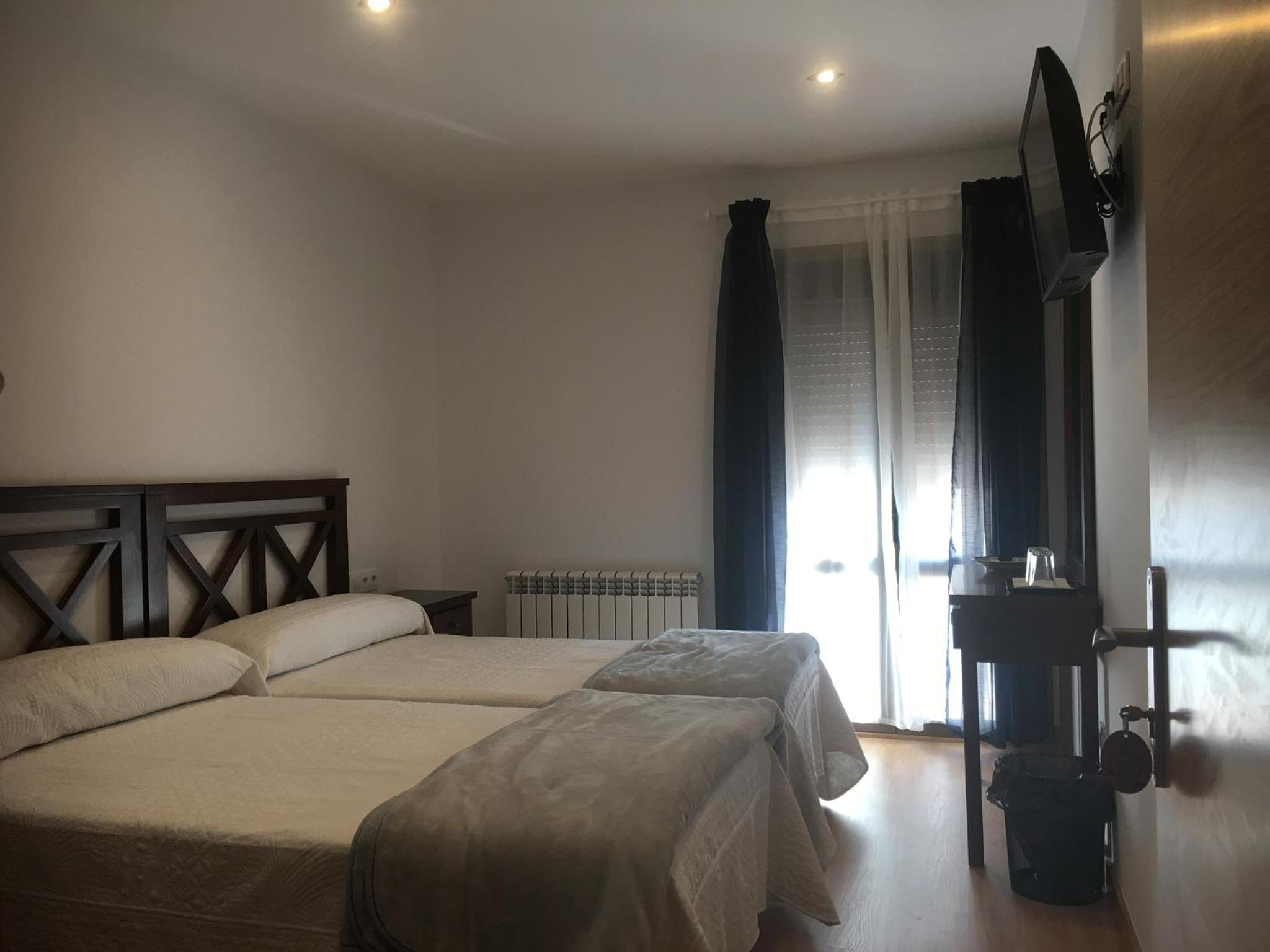 Double Room - Photo 11