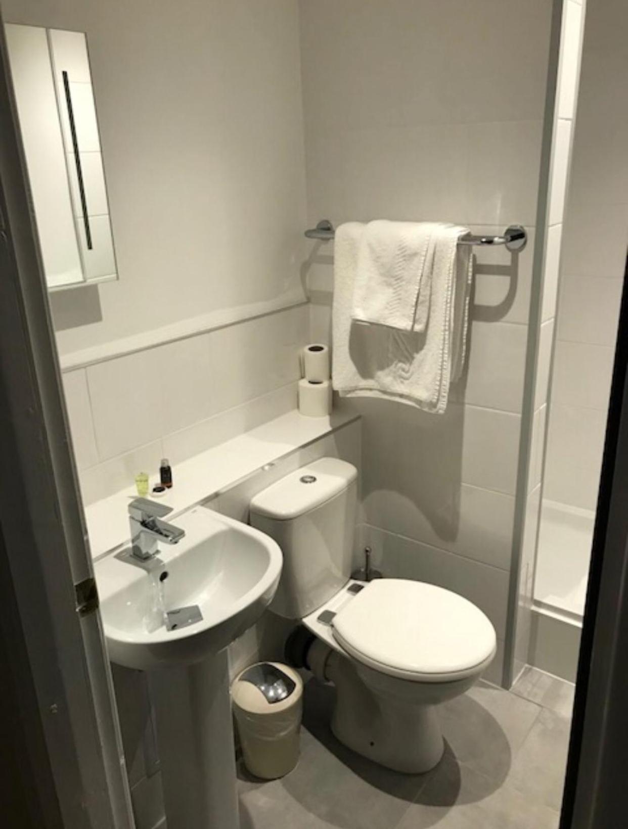 Single Room photo 2