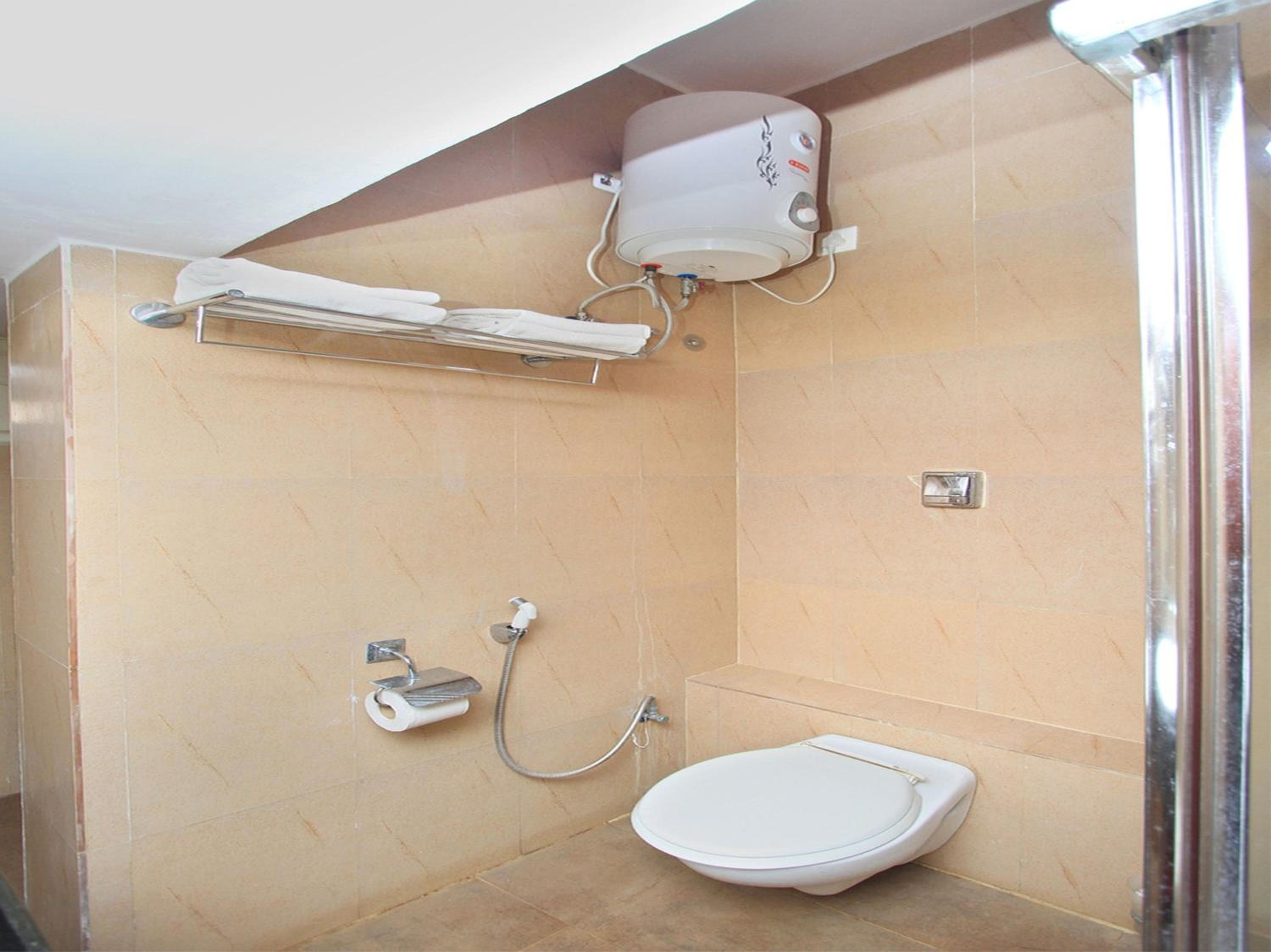 Standard Double or Twin Room - Photo 4