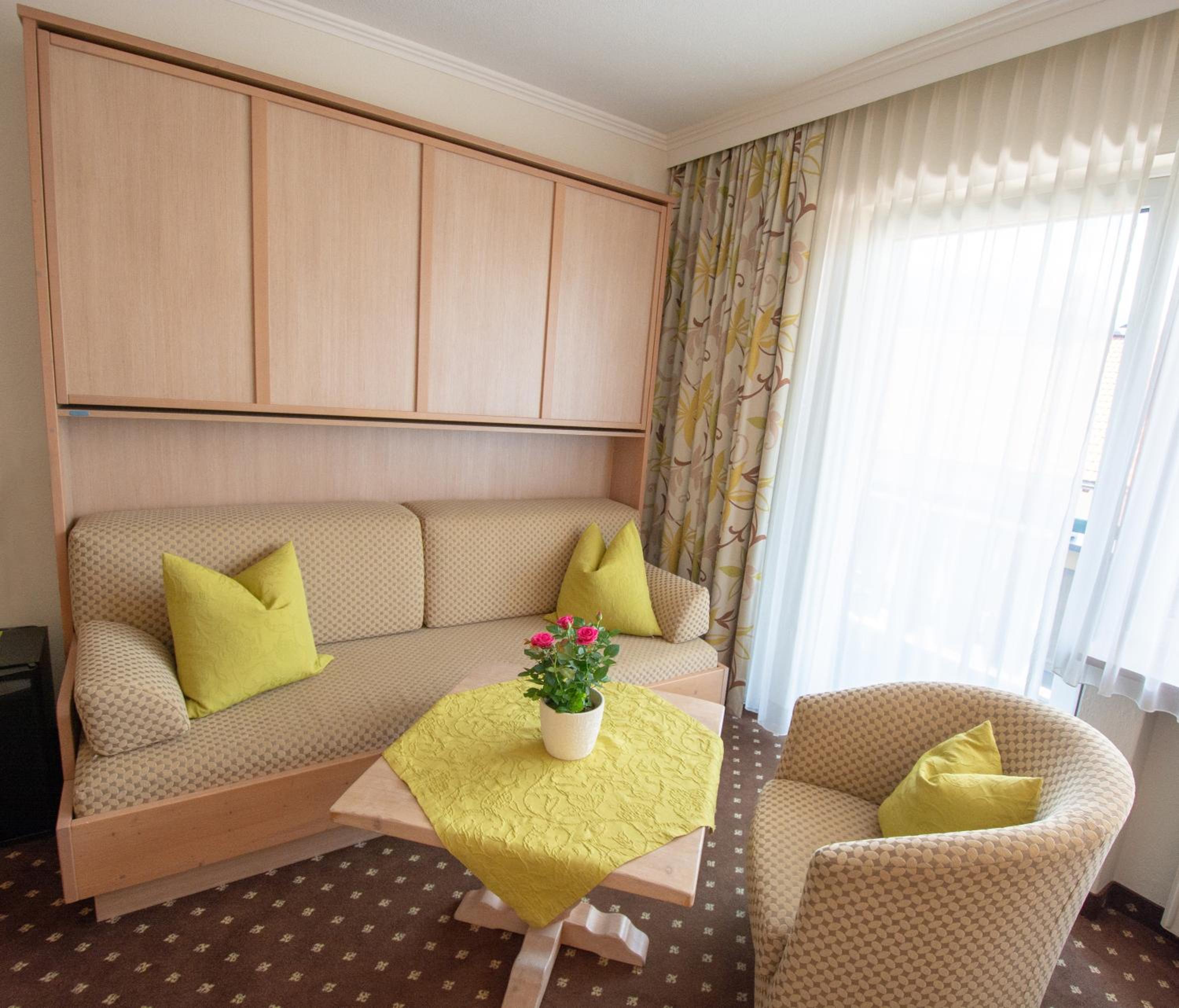 Double Room with Balcony - Photo 1