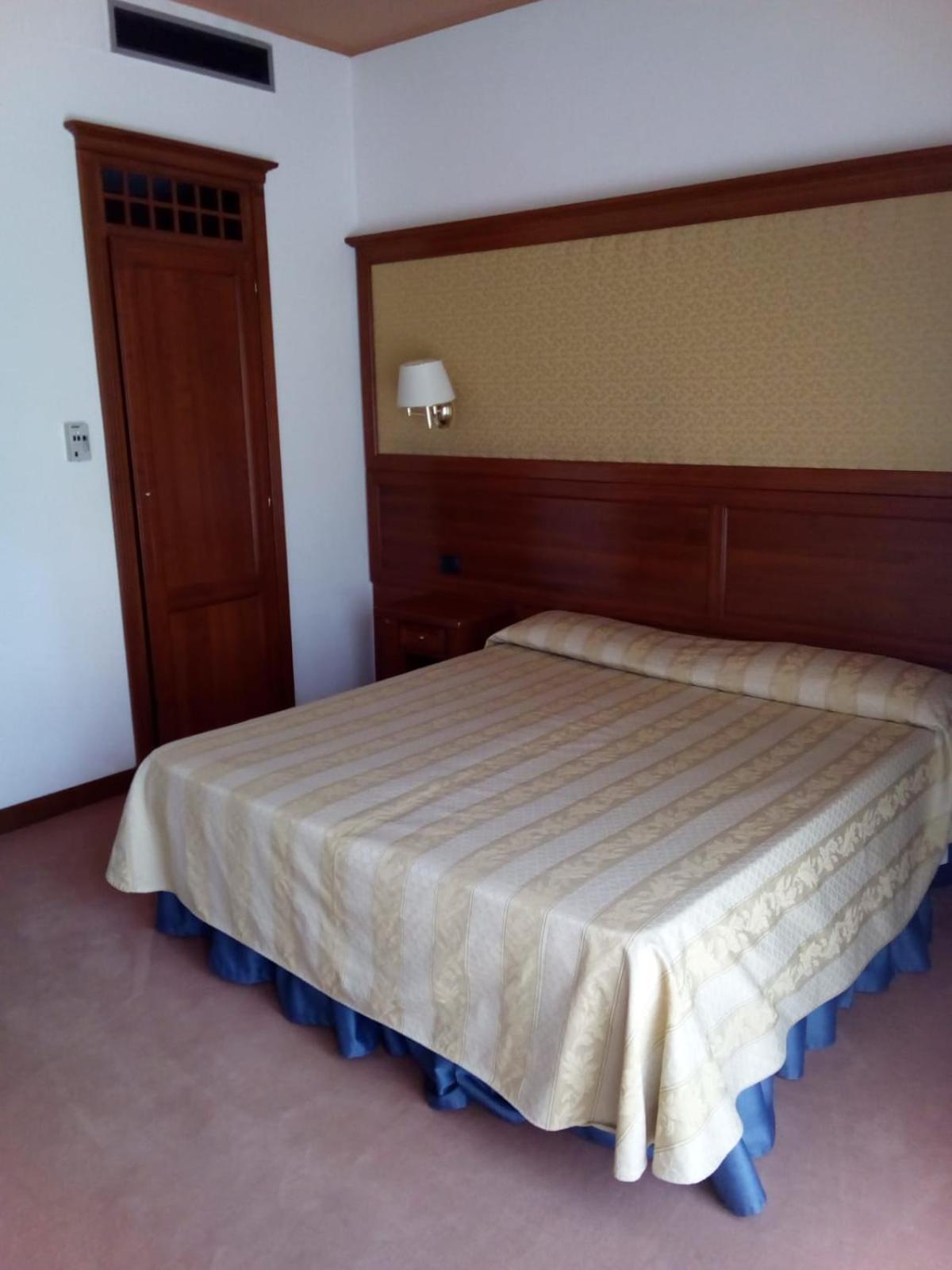 Double or Twin Room - Photo 1