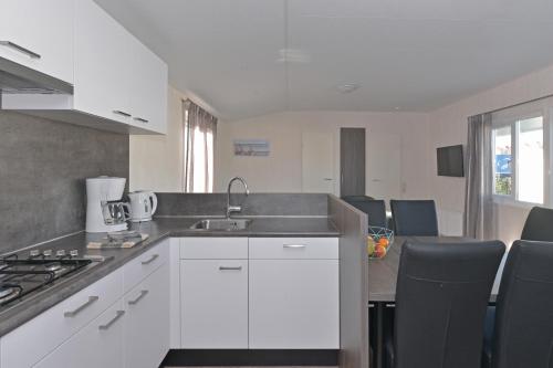 Three-Bedroom Chalet photo 3