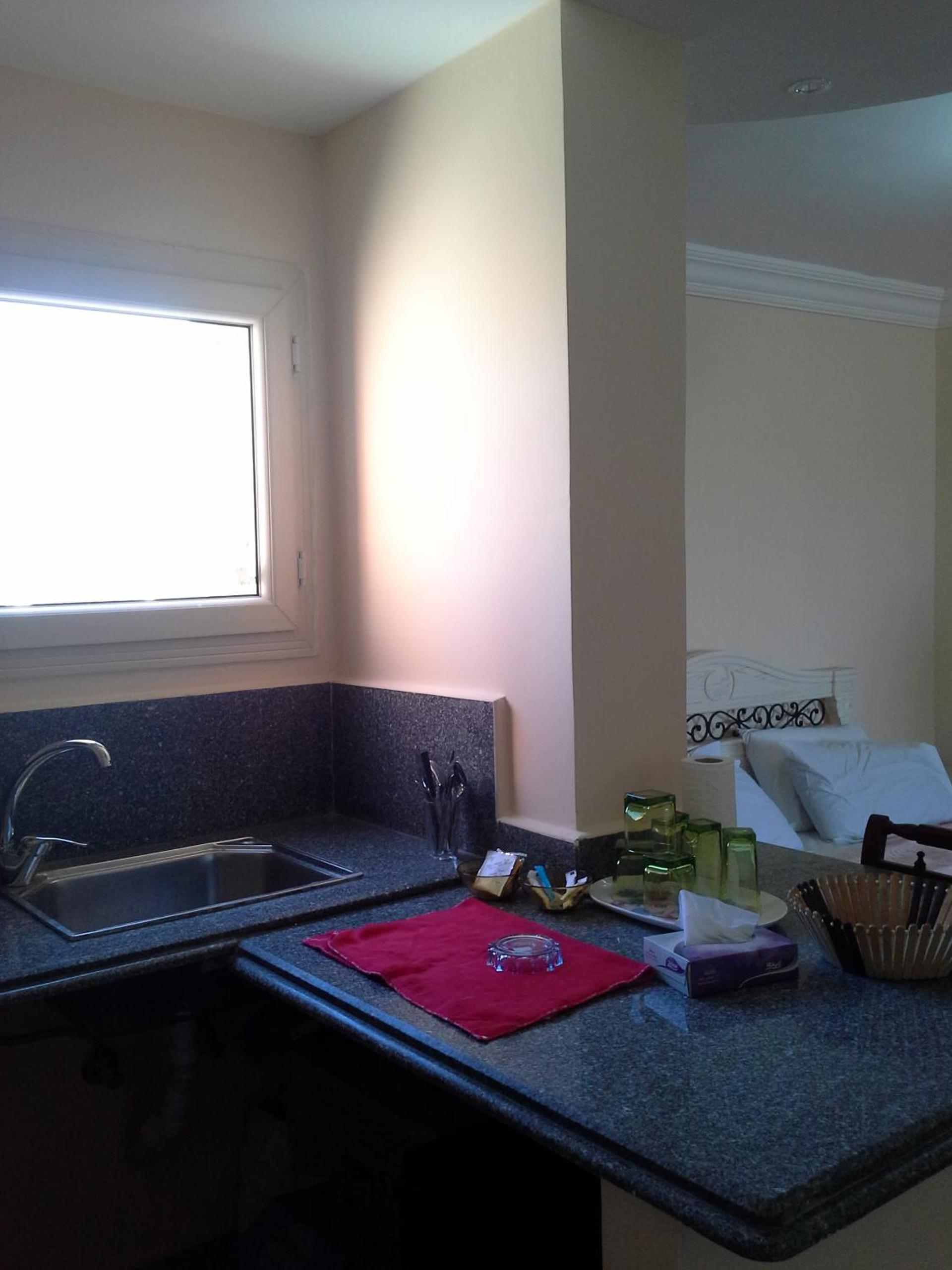 One-Bedroom Apartment (3 Adults ) - Families Only photo 3