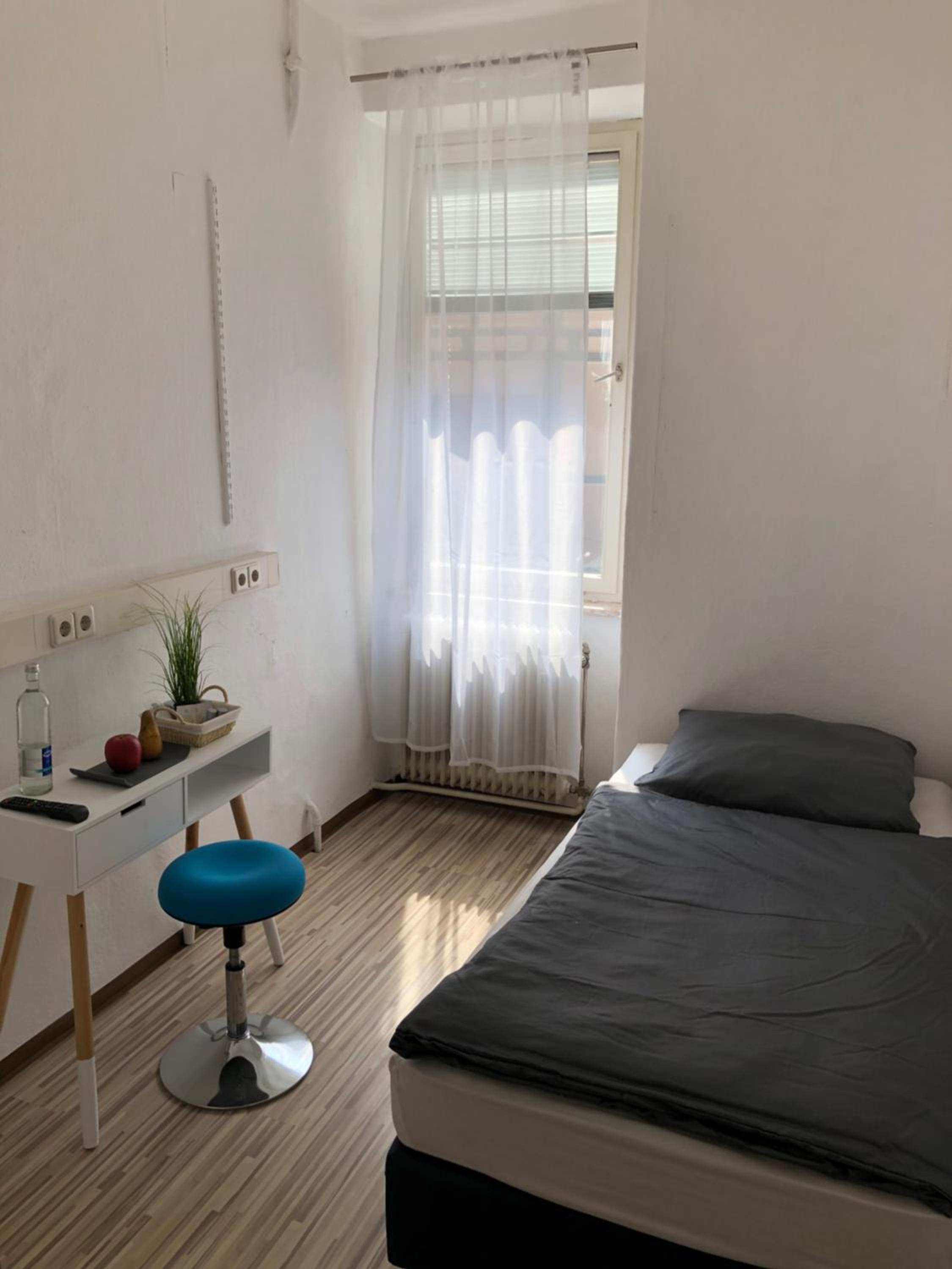 Single Room with Shared Shower and Toilet photo 1