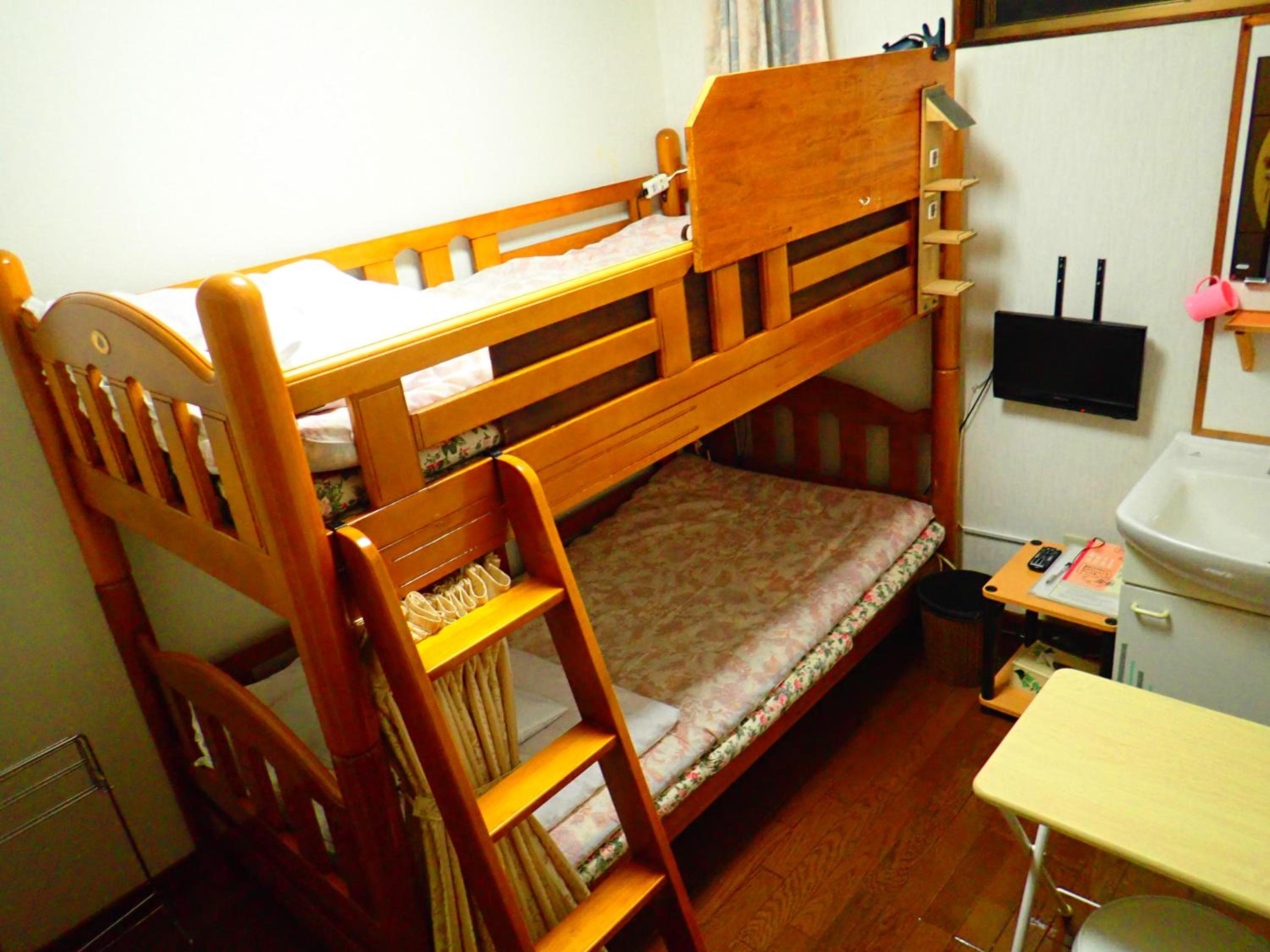 Twin Room with Bunk Bed photo 1
