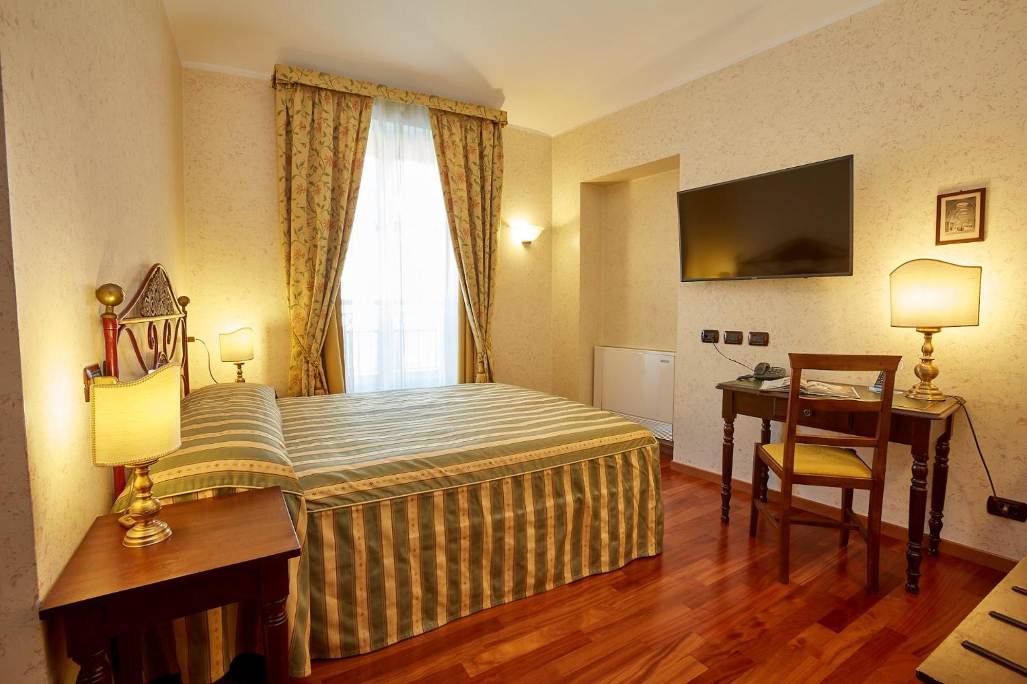 Classic Double Room - Photo 1