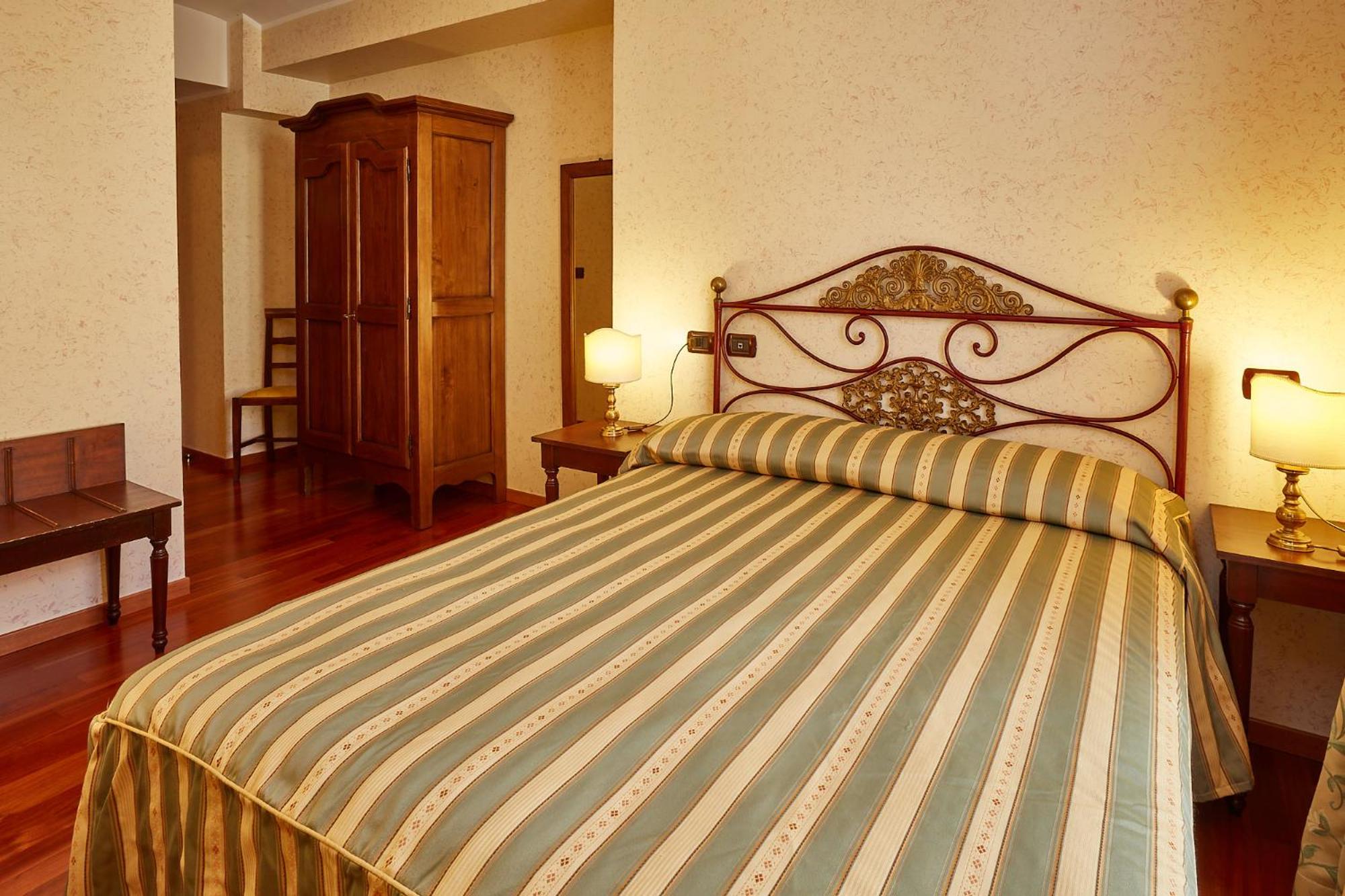 Classic Double Room - Photo 3