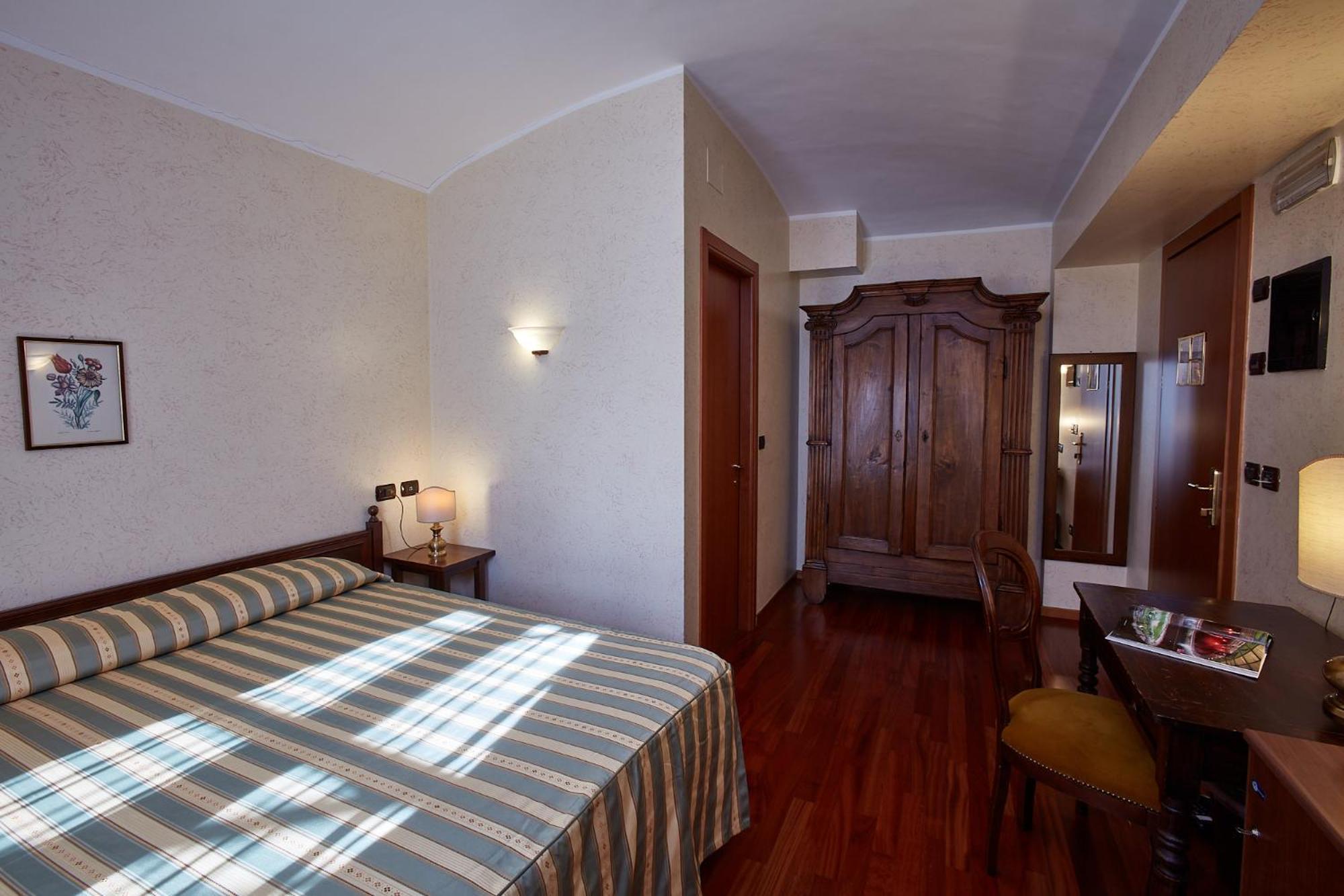 Superior Double Room - Photo 7