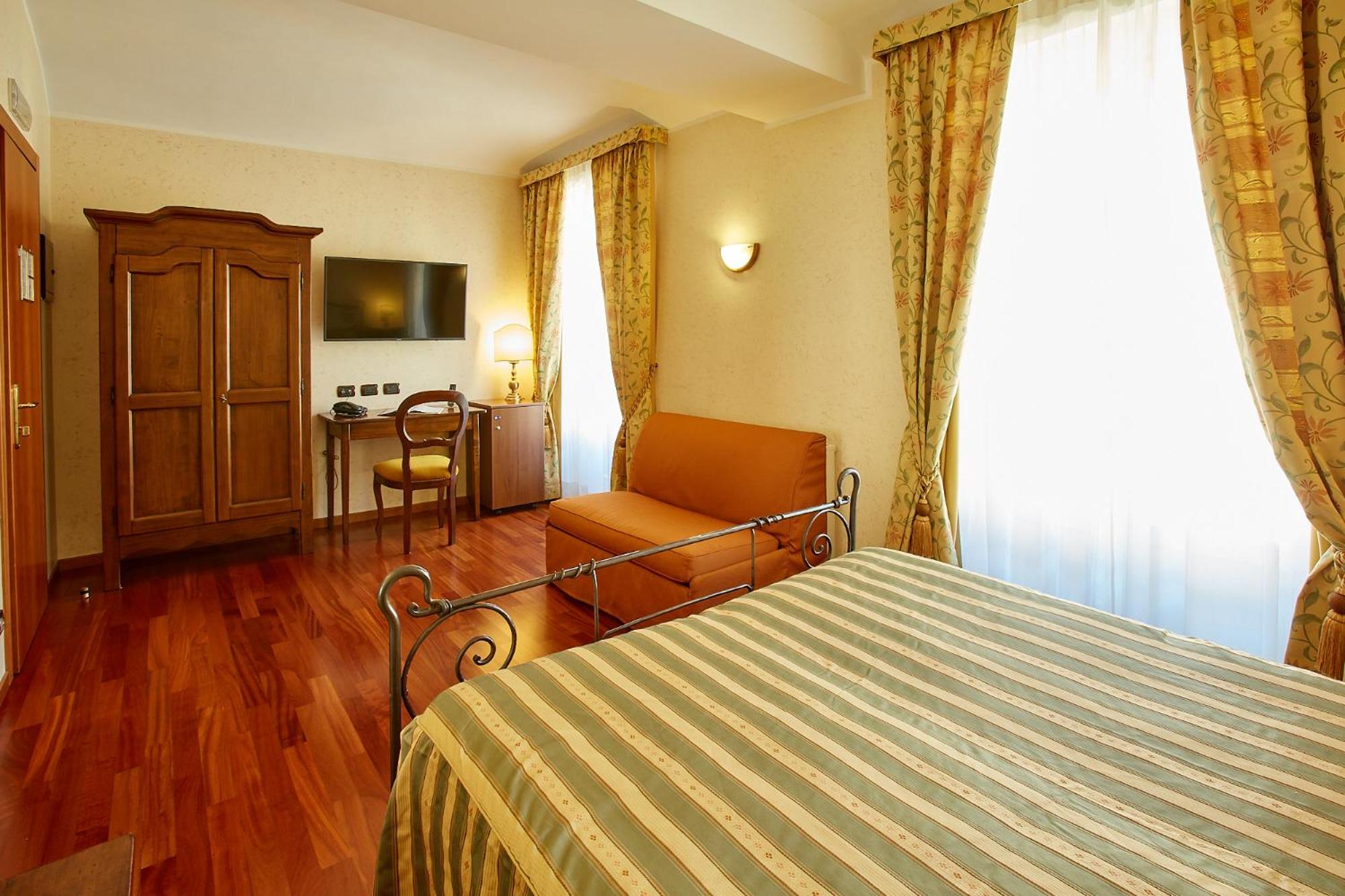 Triple Room - Photo 13