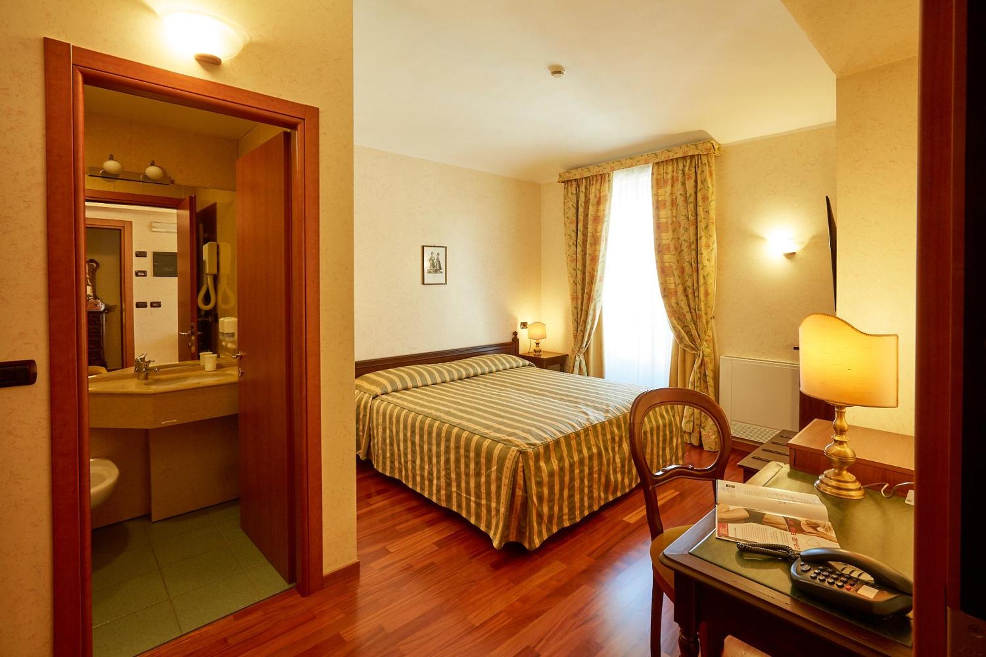 Superior Double Room - Photo 10